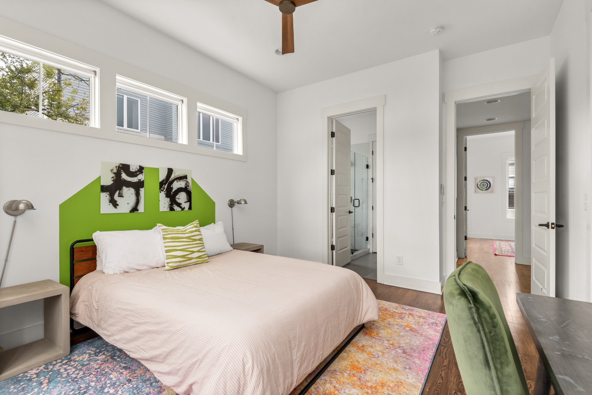 1027 E Trinity Ln Unit: 6