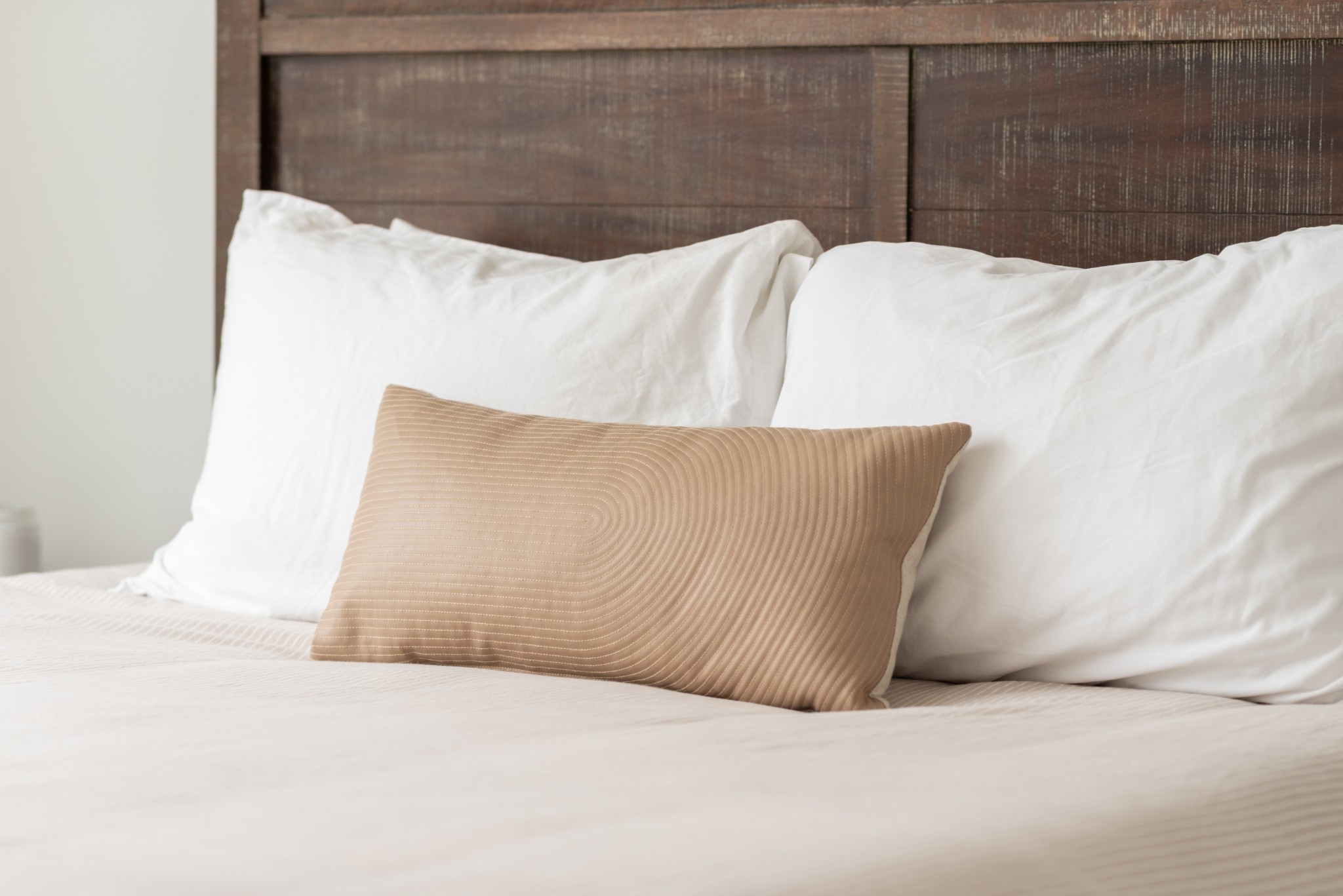 1027 E Trinity Ln Unit: 6