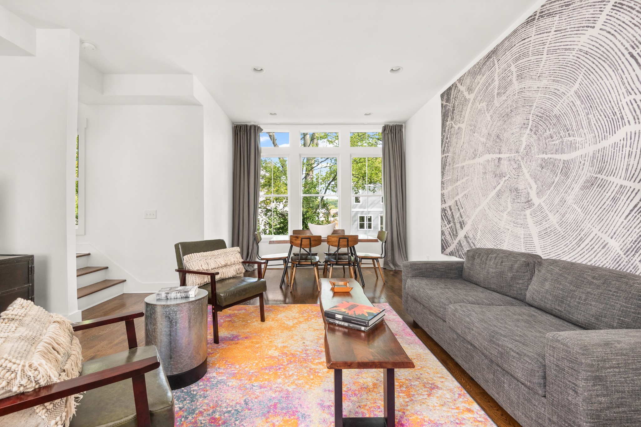 1027 E Trinity Ln Unit: 7