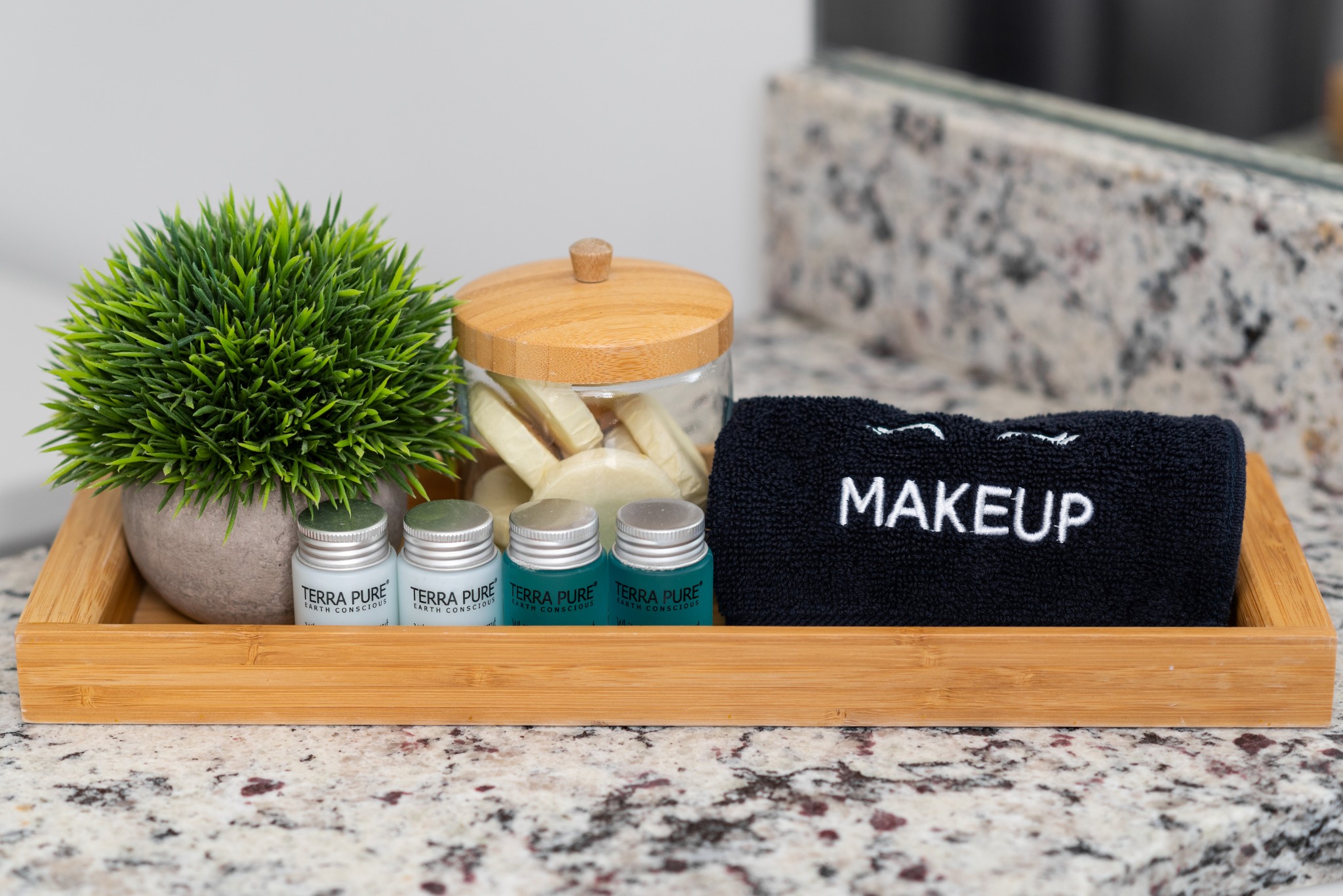 1027 E Trinity Ln Unit: 7