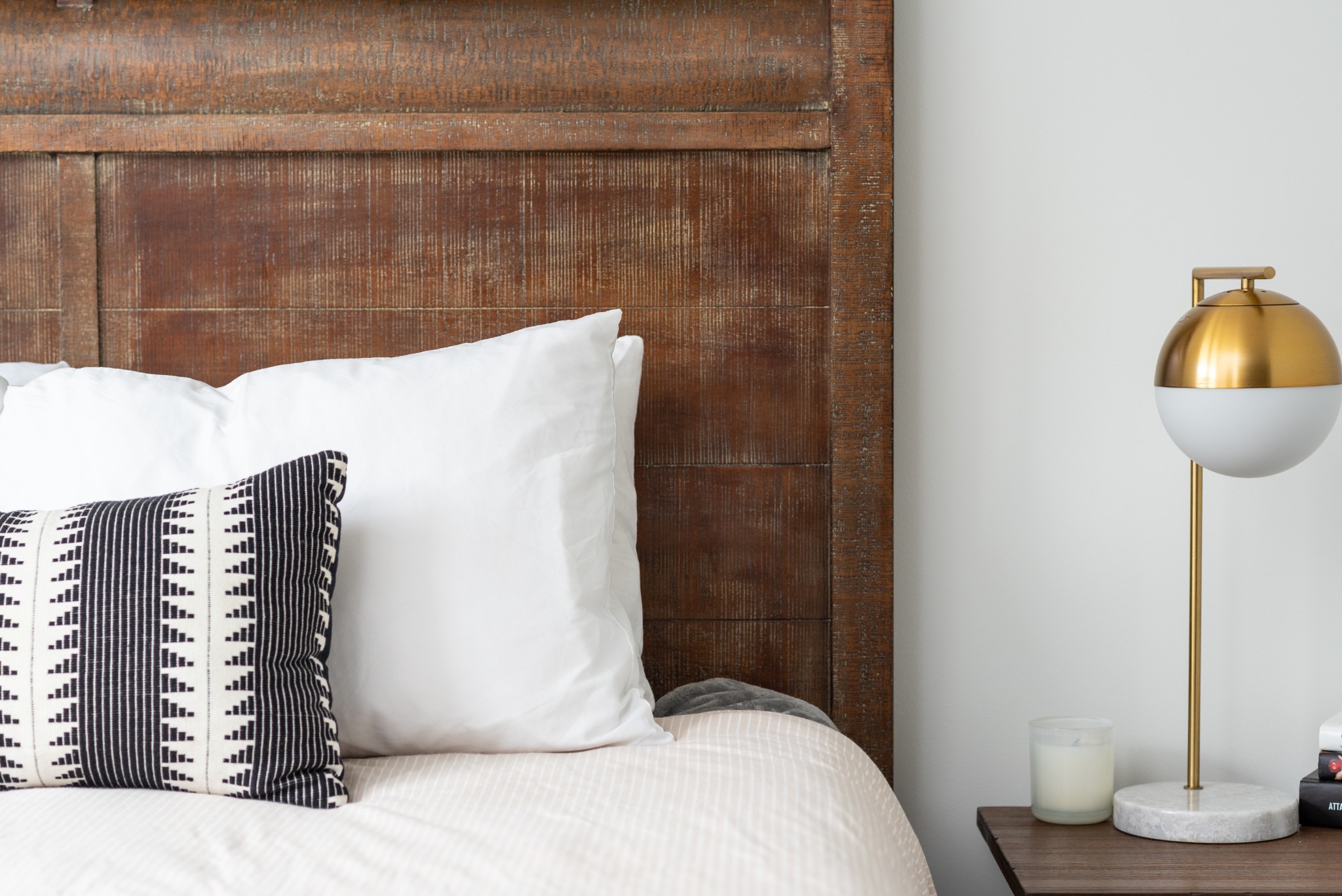 1027 E Trinity Ln Unit: 7