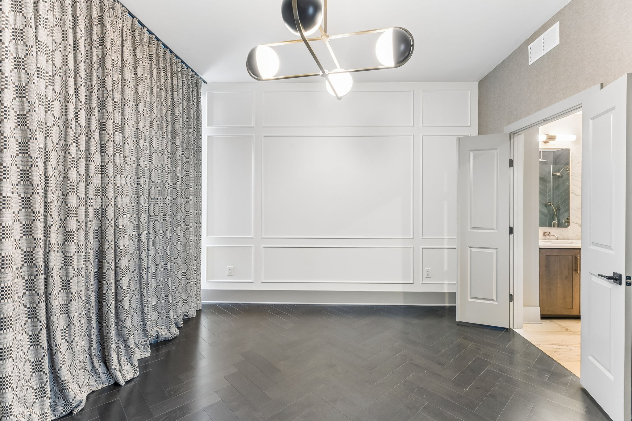 1616 West End Ave Unit: 2303