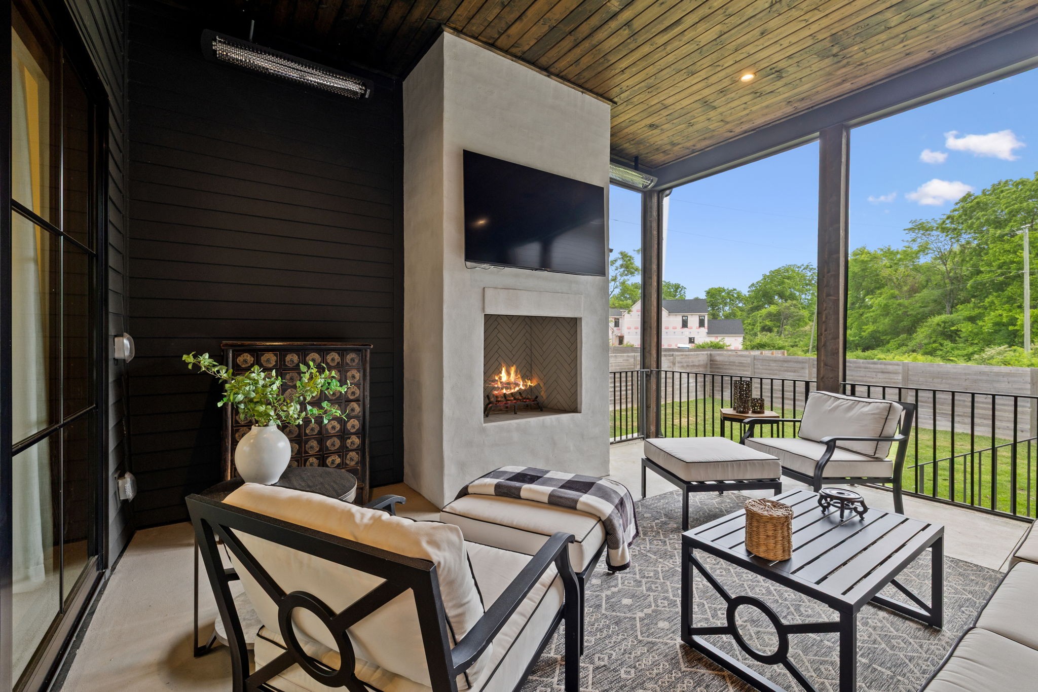 328 Kelly Glenn Ct