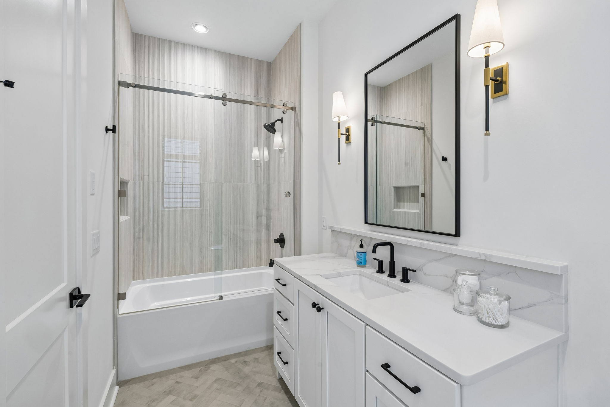 328 Kelly Glenn Ct