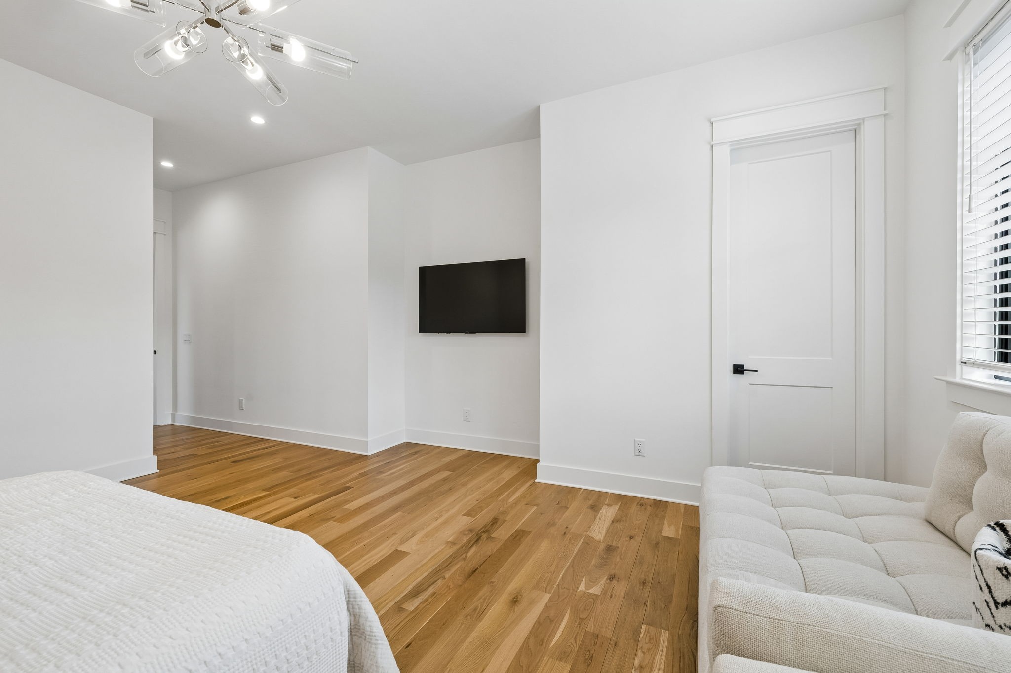 328 Kelly Glenn Ct