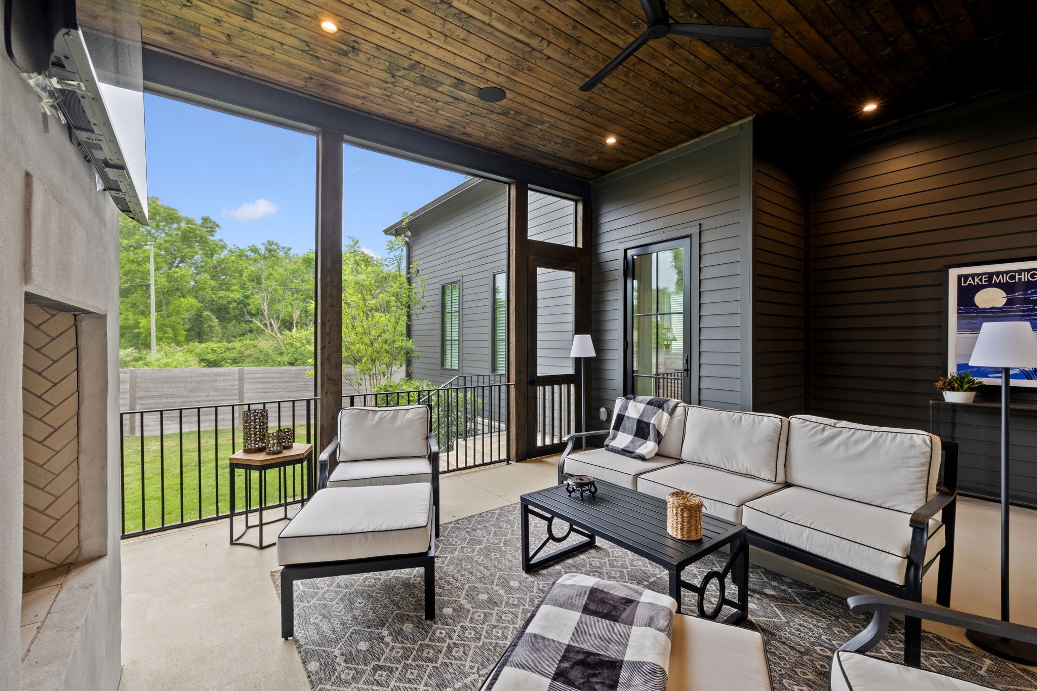 328 Kelly Glenn Ct