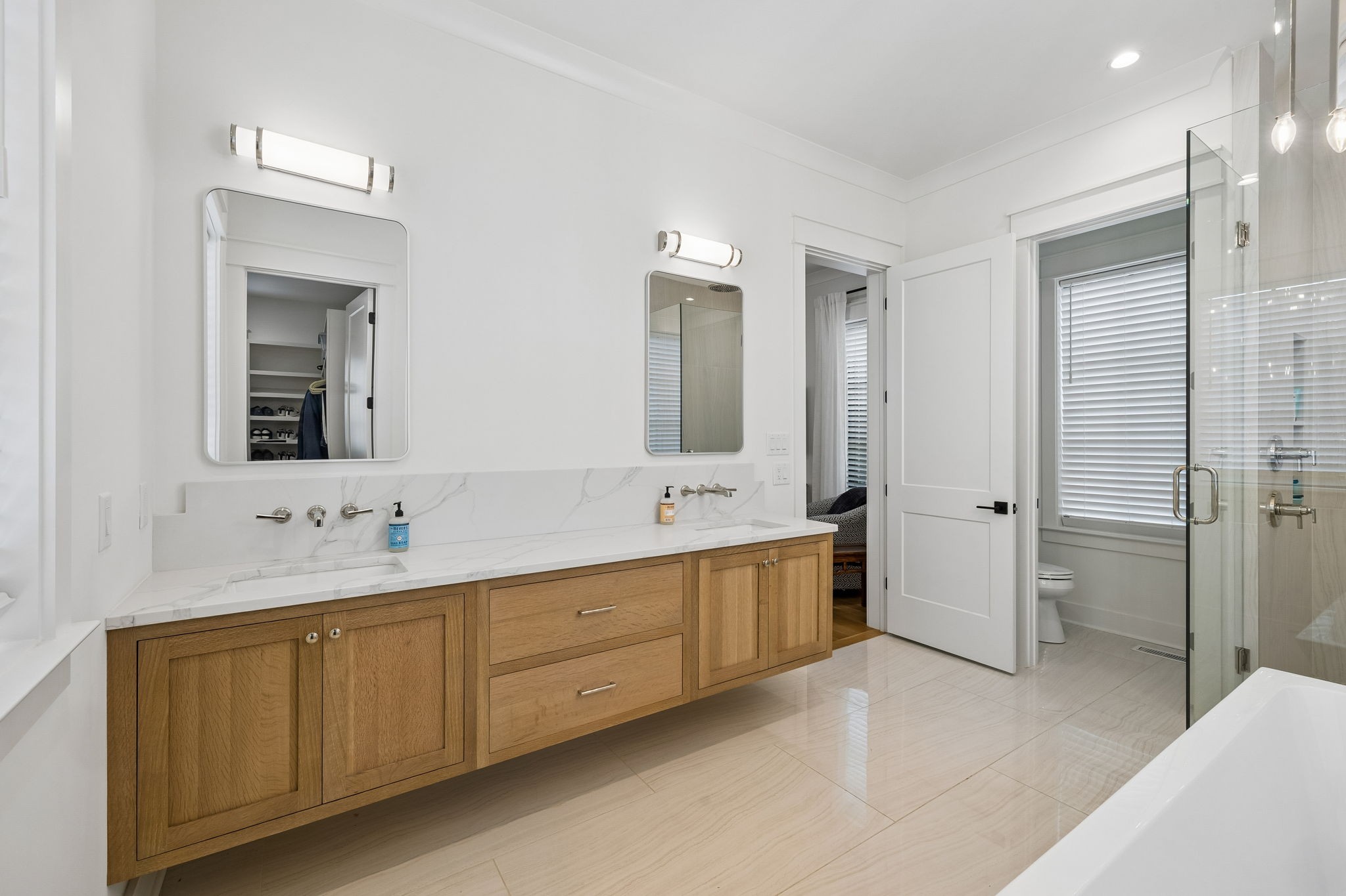 328 Kelly Glenn Ct