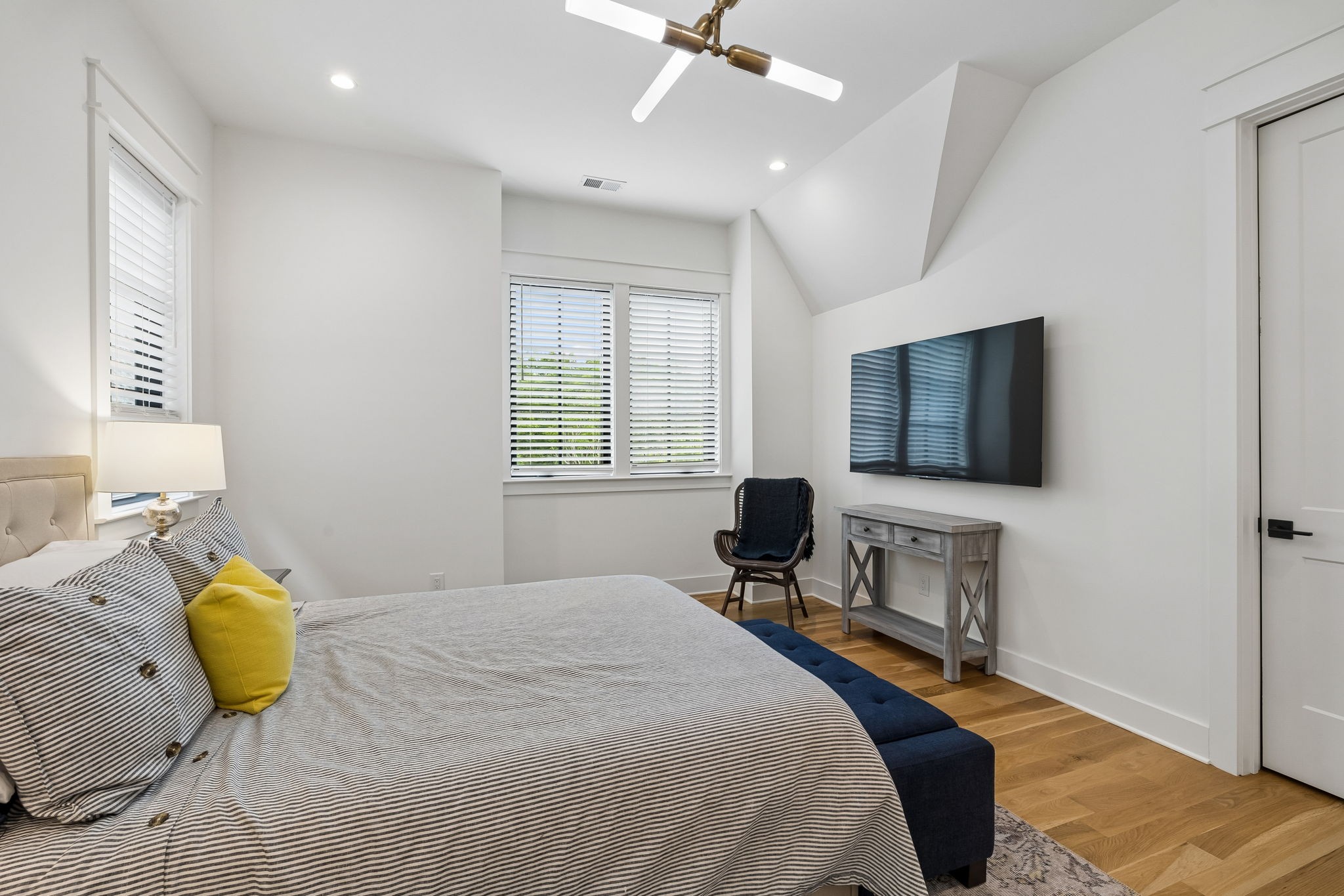 328 Kelly Glenn Ct