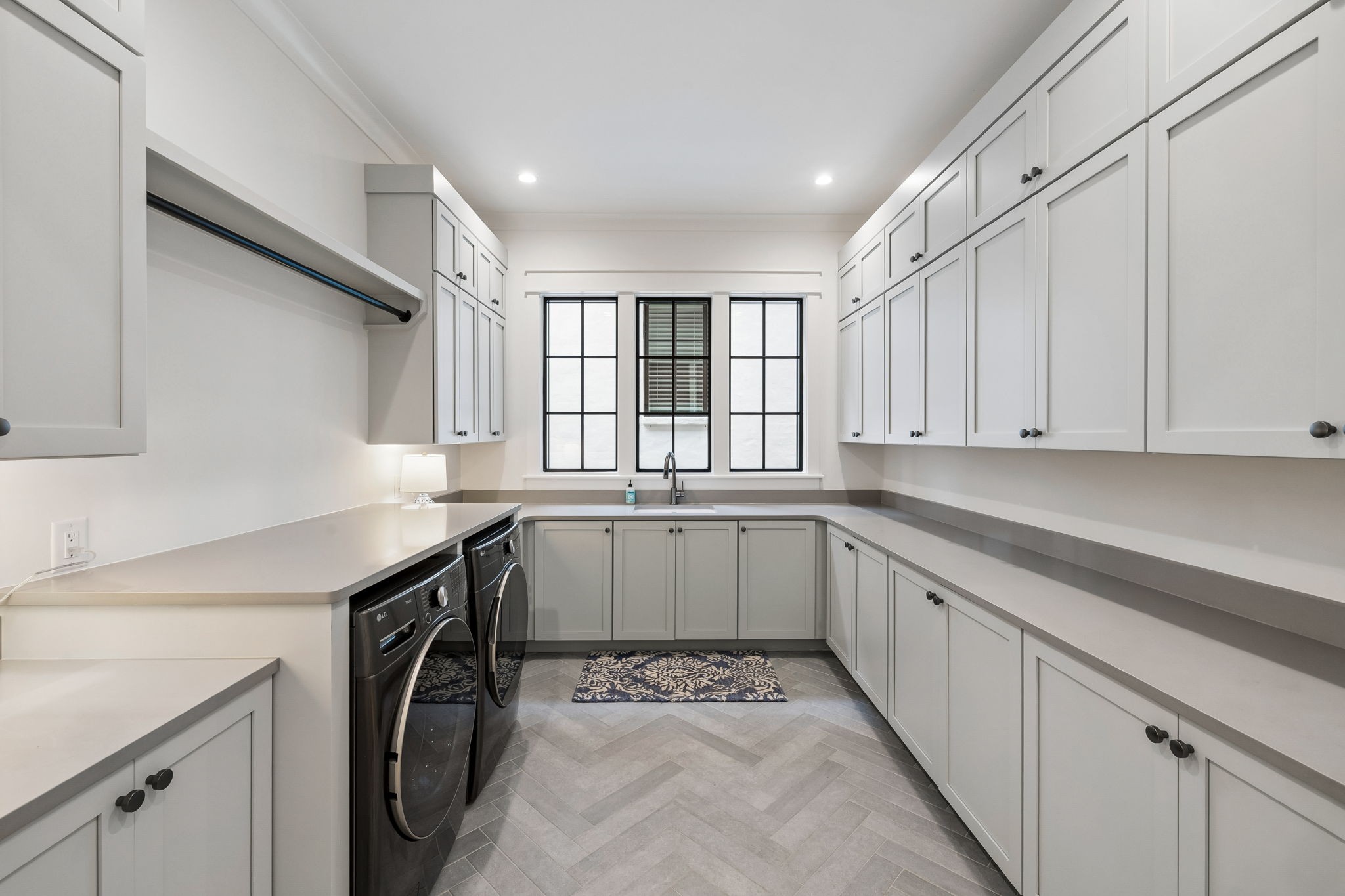 328 Kelly Glenn Ct