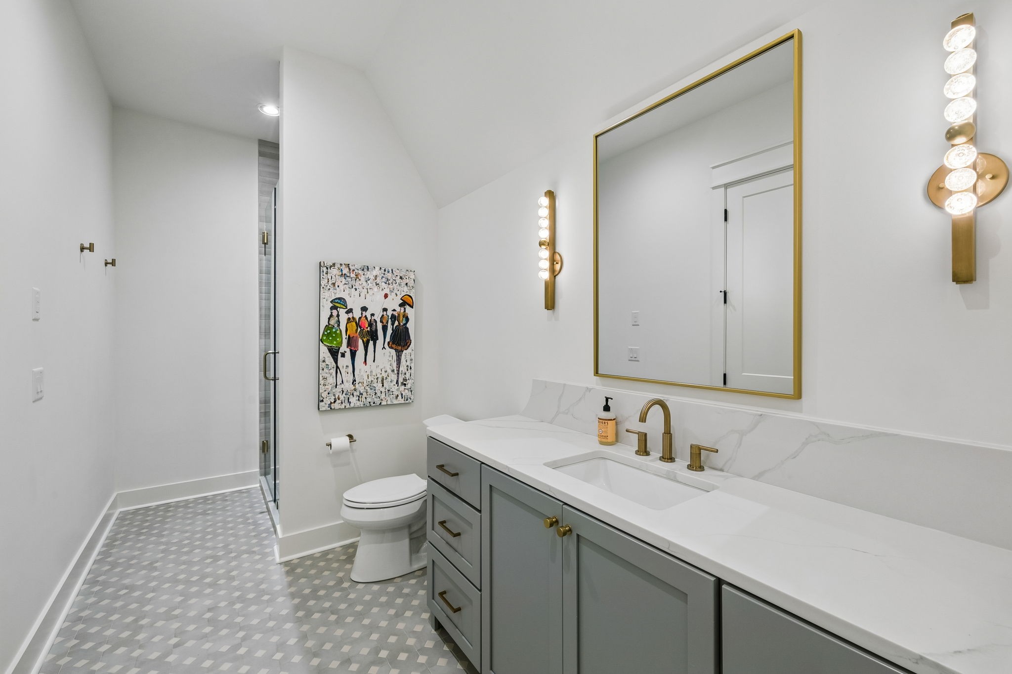 328 Kelly Glenn Ct