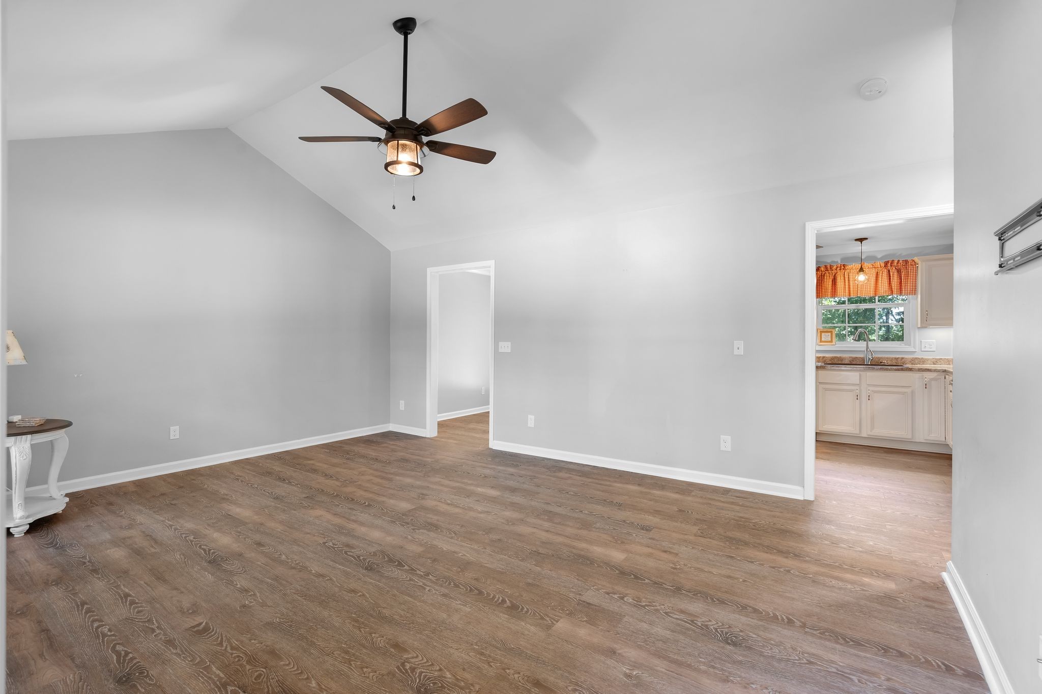 821 Luxemburg Dr