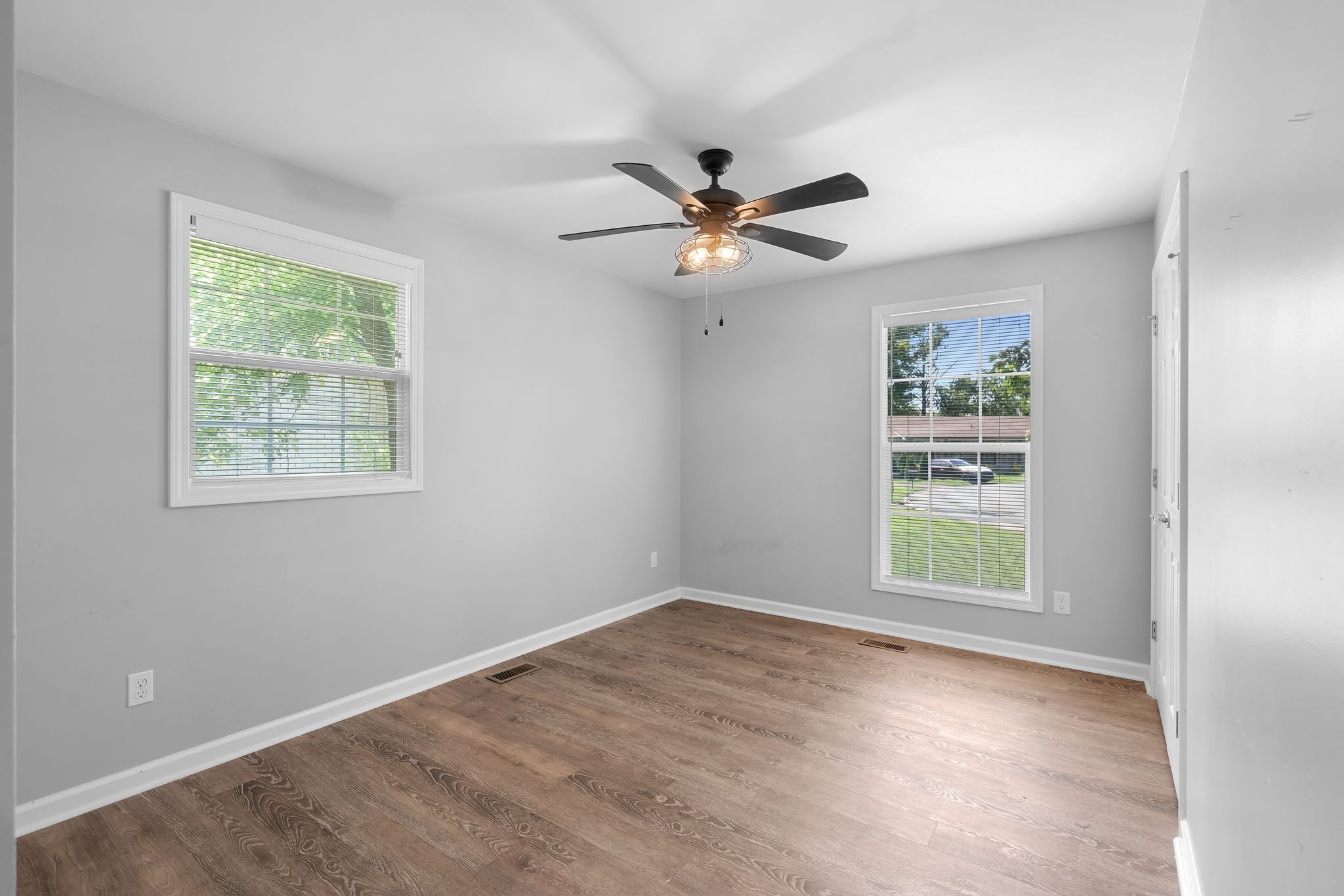 821 Luxemburg Dr