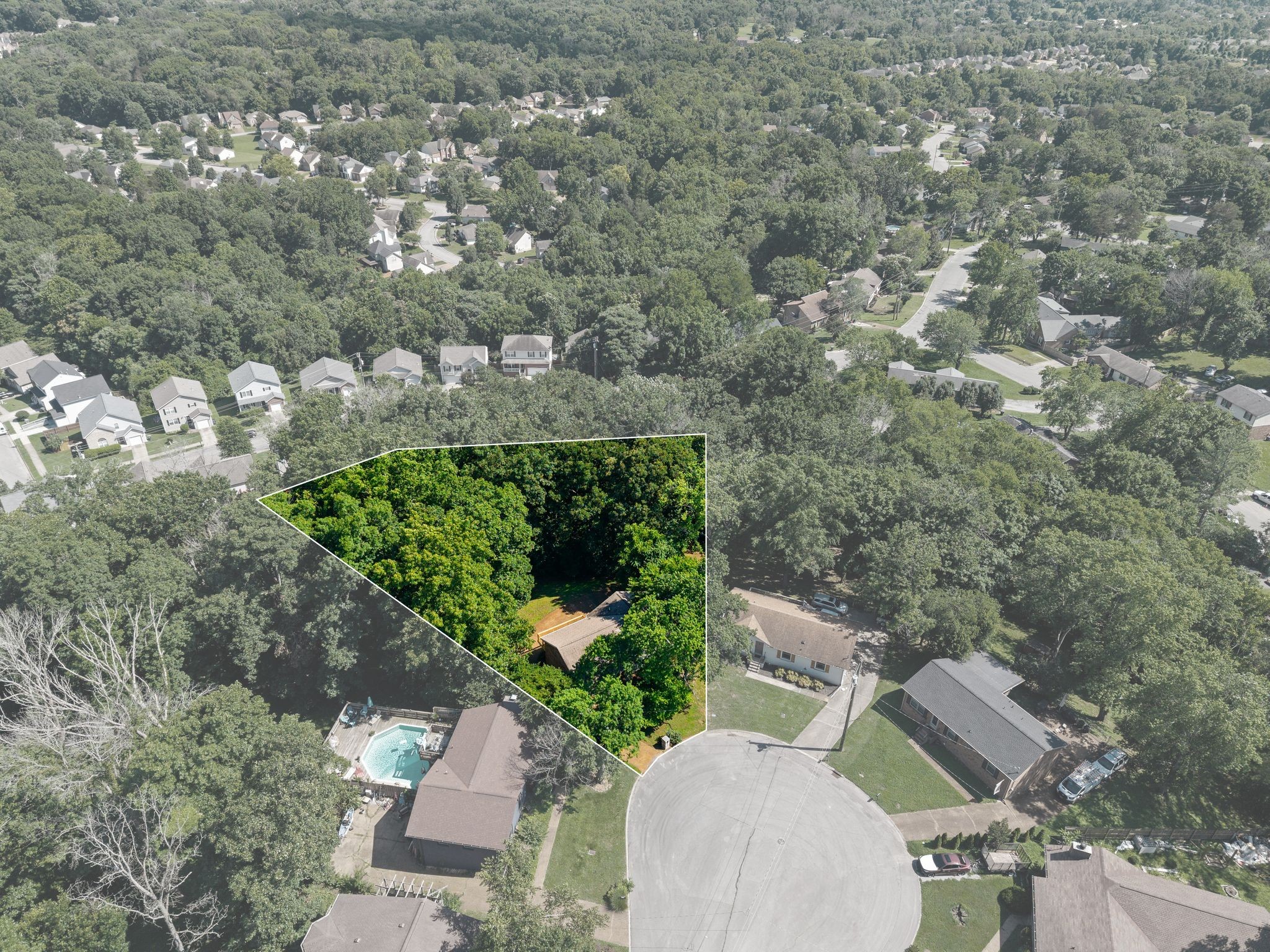 821 Luxemburg Dr