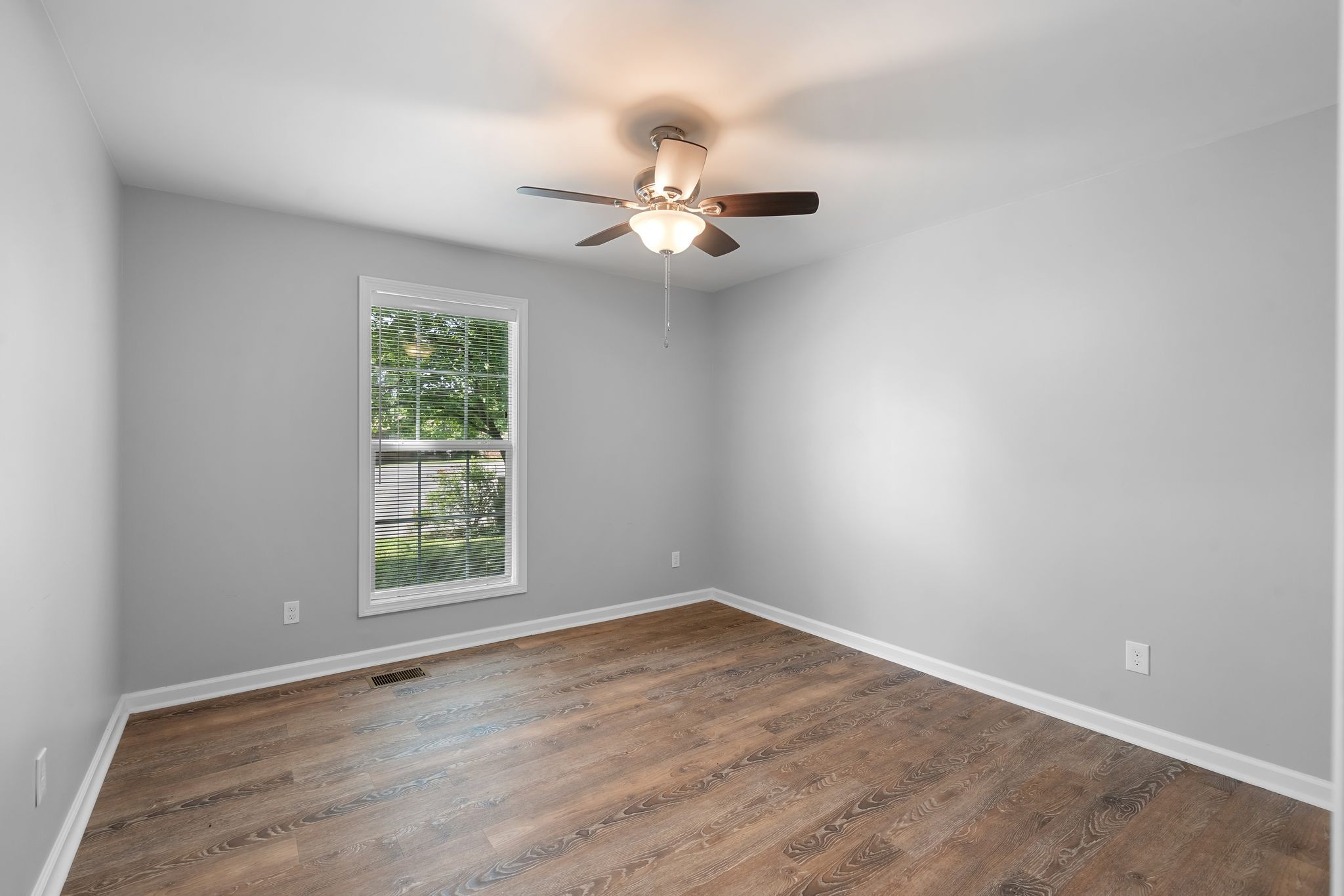 821 Luxemburg Dr