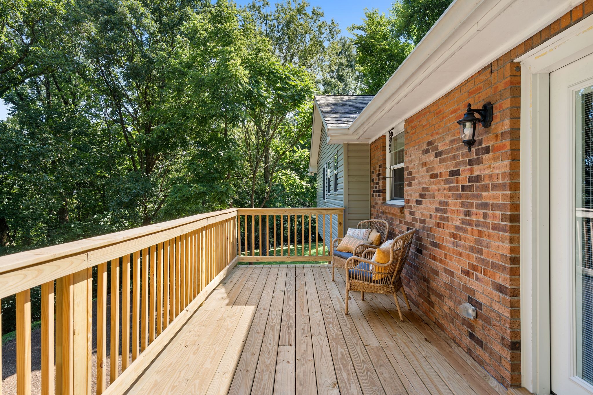 821 Luxemburg Dr