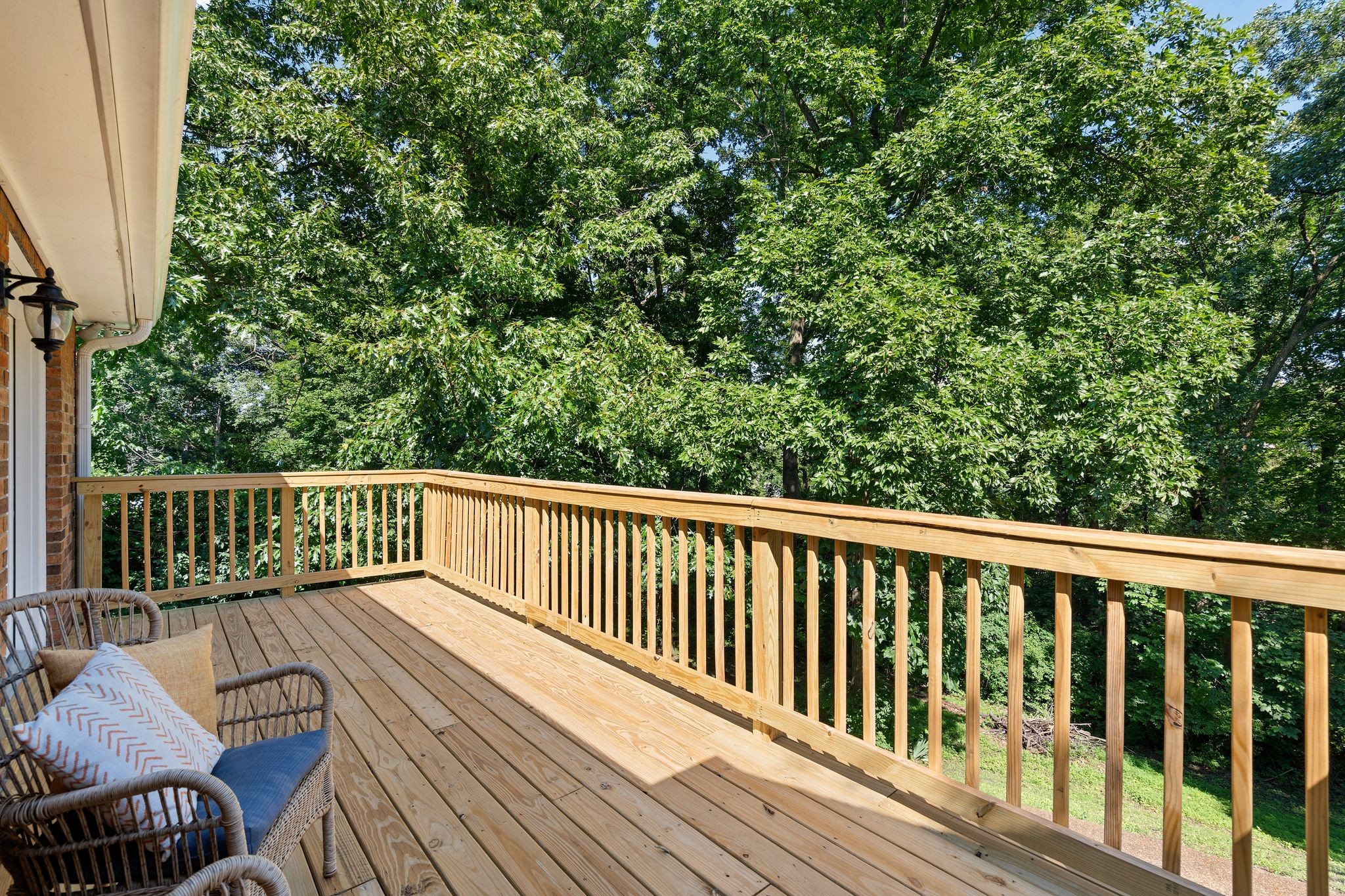 821 Luxemburg Dr