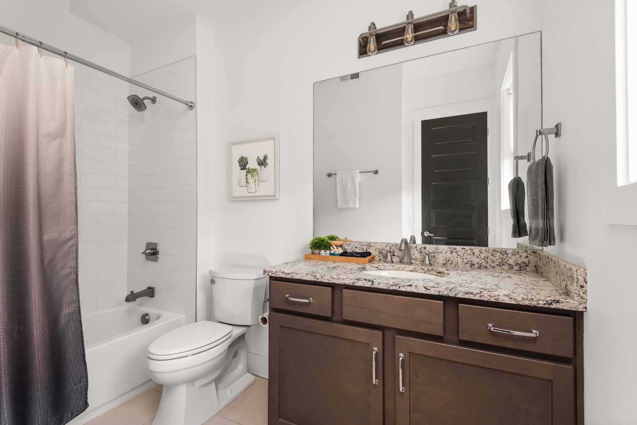 1027 E Trinity Ln Unit: 6&7