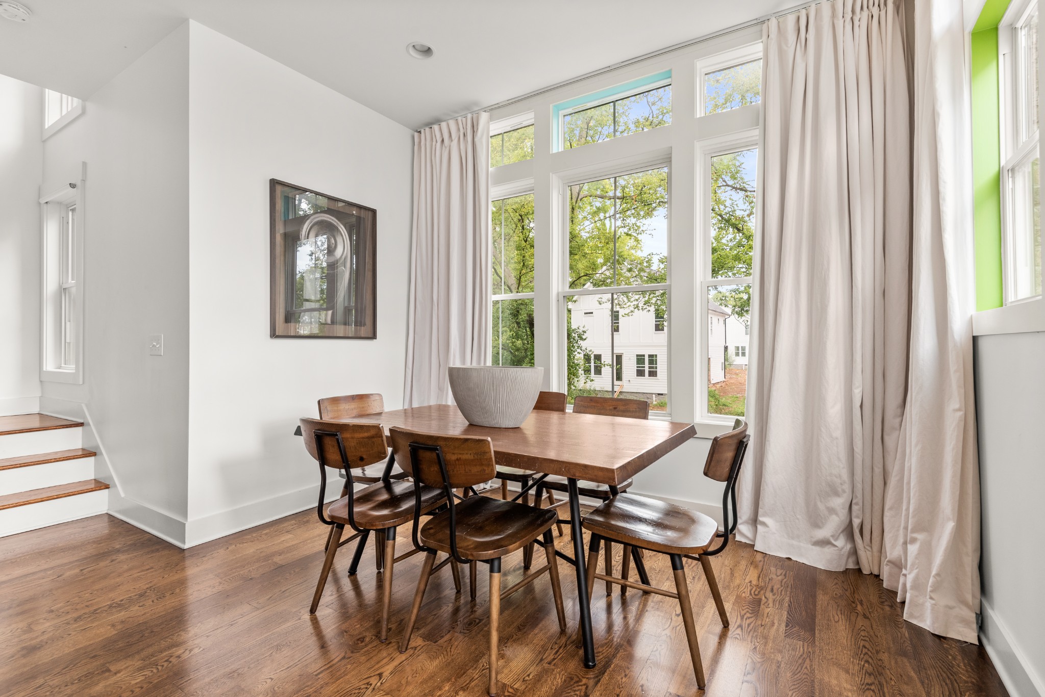 1027 E Trinity Ln Unit: 6&7