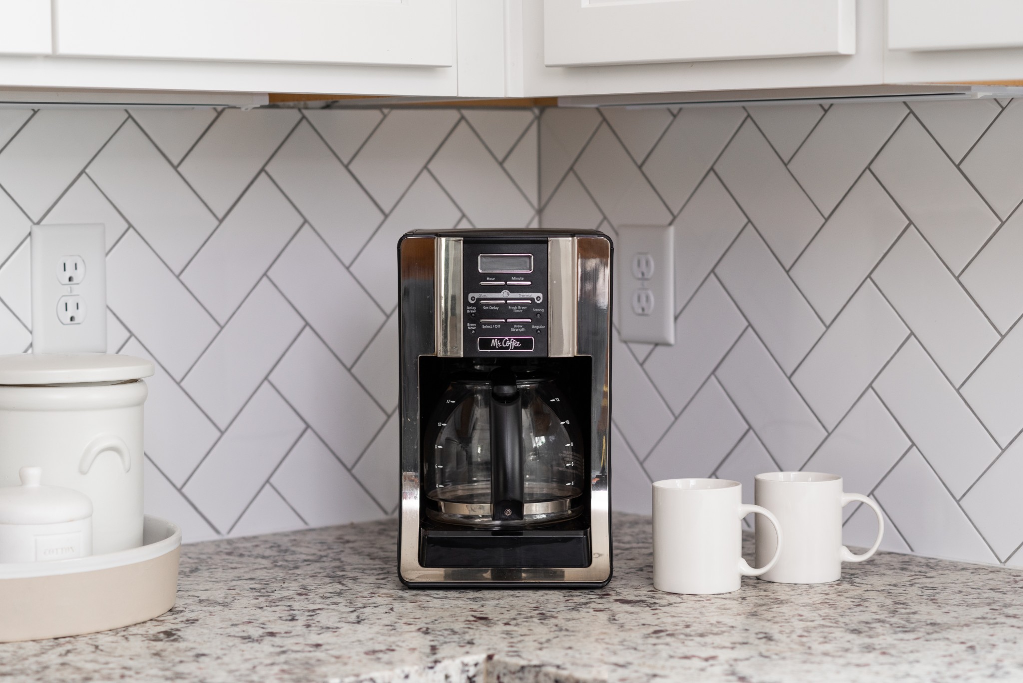 1027 E Trinity Ln Unit: 6&7