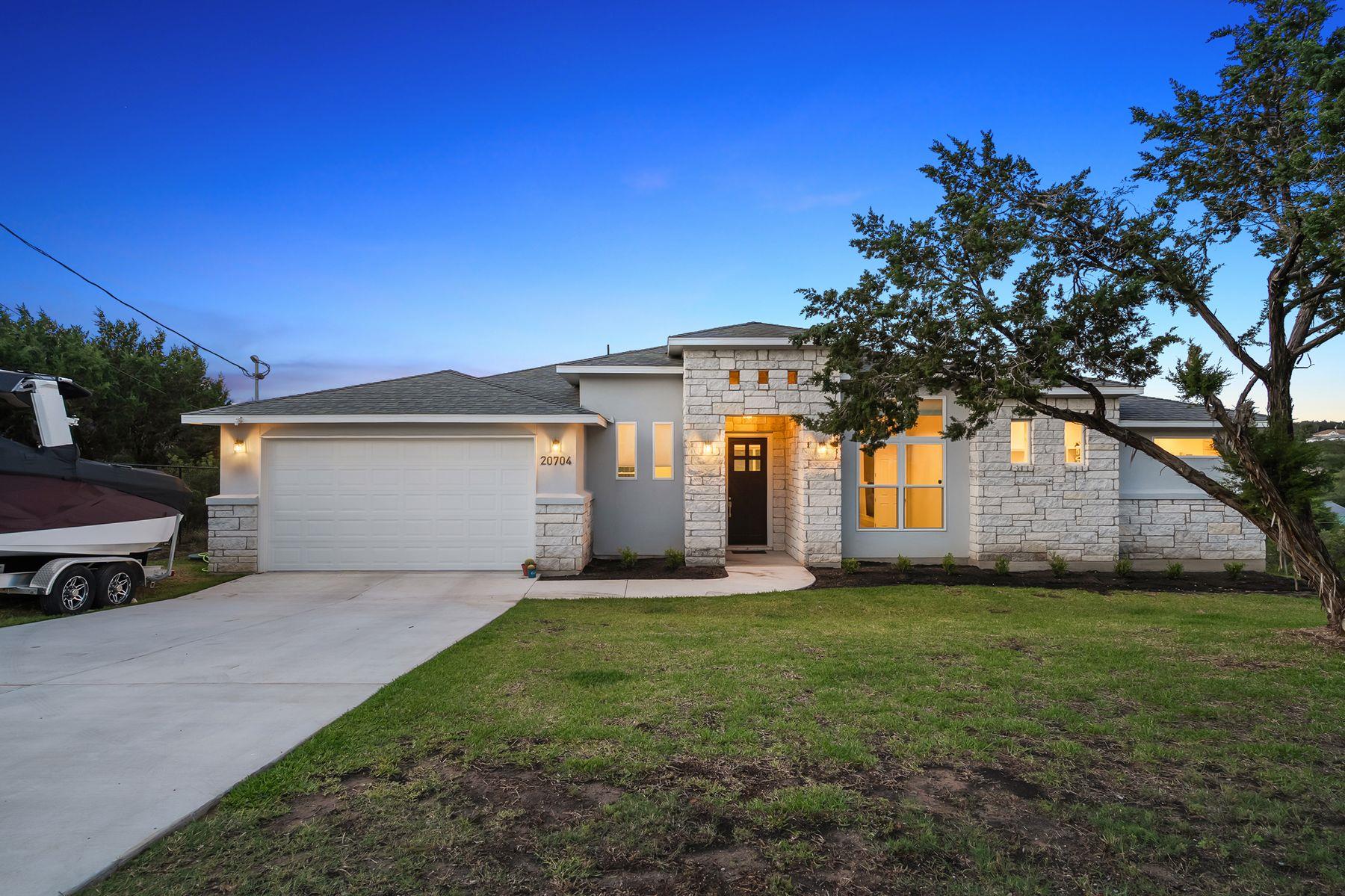20704 Leaning Oak DR, Lago Vista