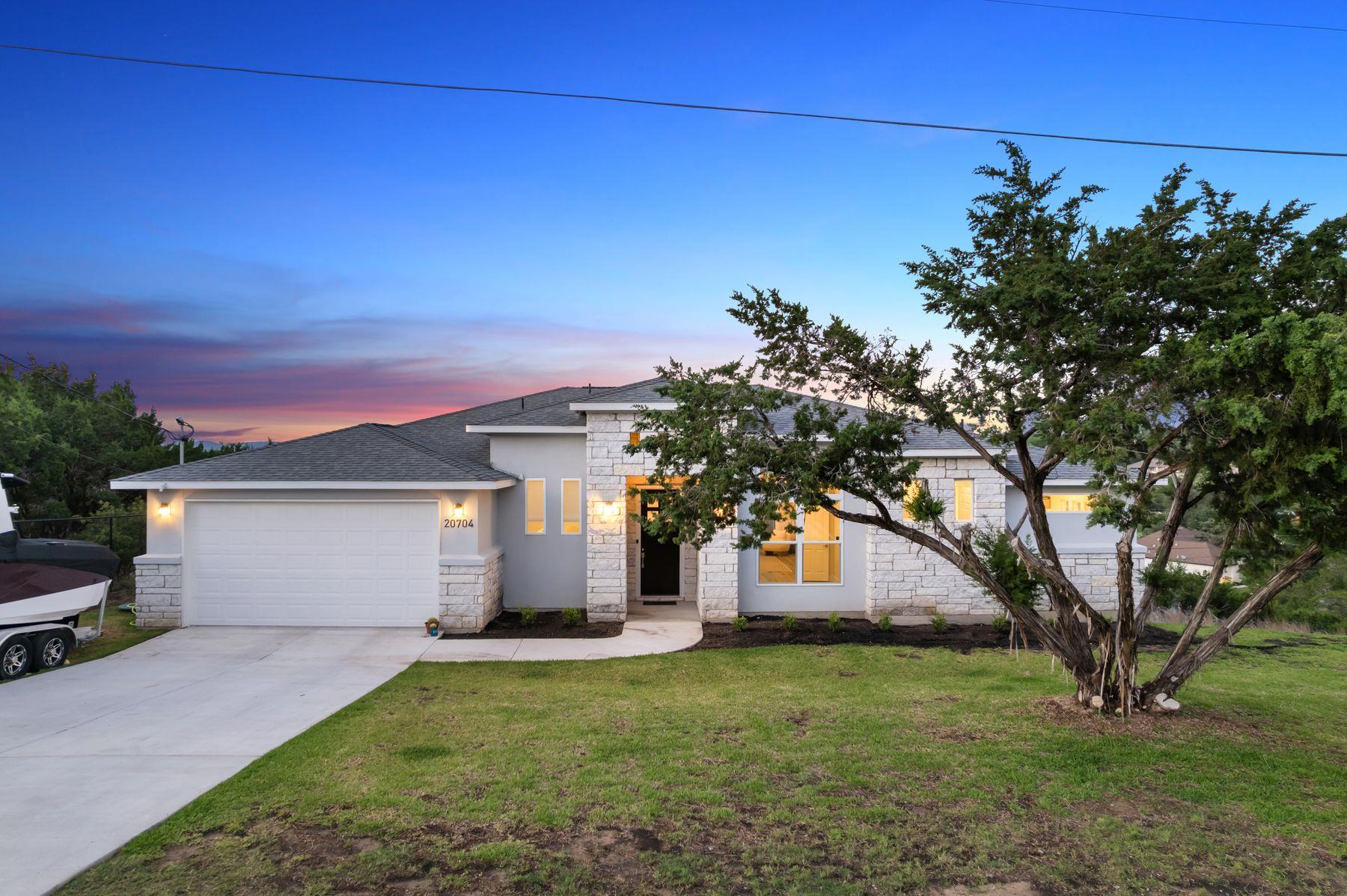 20704 Leaning Oak DR, Lago Vista