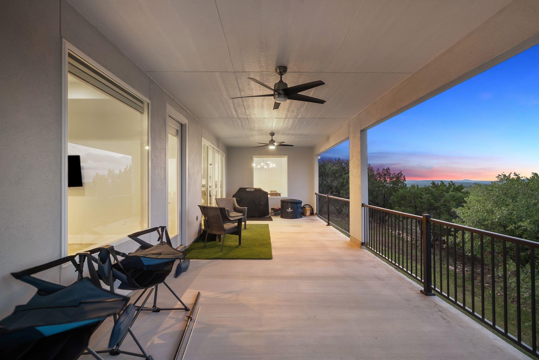 20704 Leaning Oak DR, Lago Vista