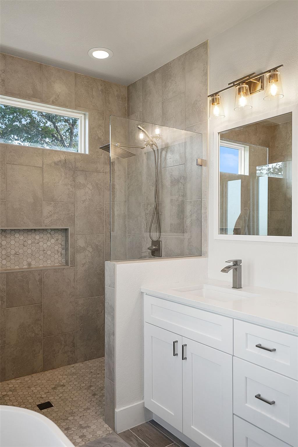 20704 Leaning Oak DR, Lago Vista