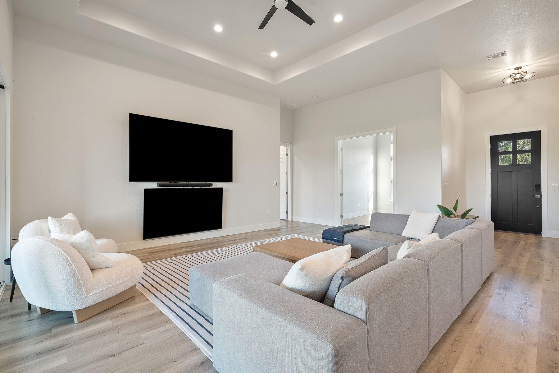 20704 Leaning Oak DR, Lago Vista