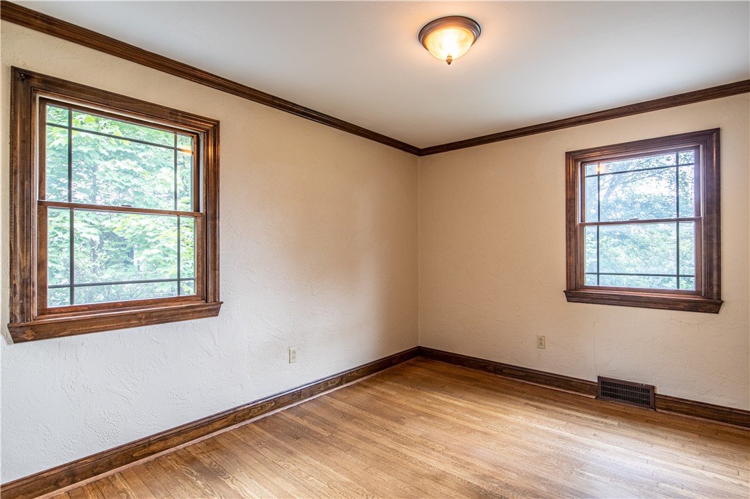 1742 Williamsburg Pl.