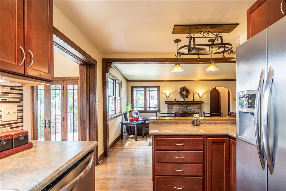 1742 Williamsburg Pl.