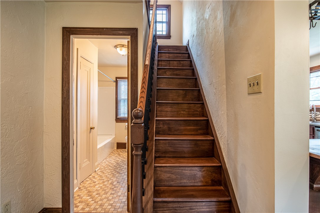 1742 Williamsburg Pl.