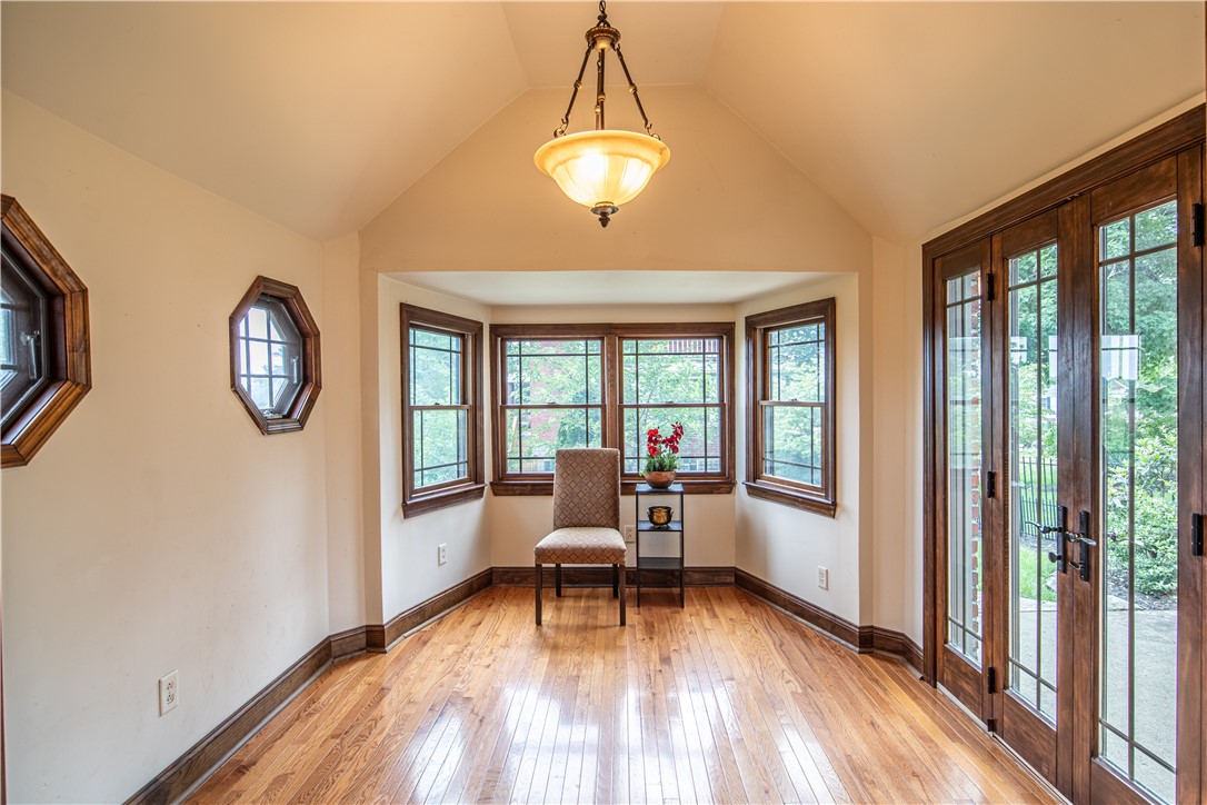 1742 Williamsburg Pl.