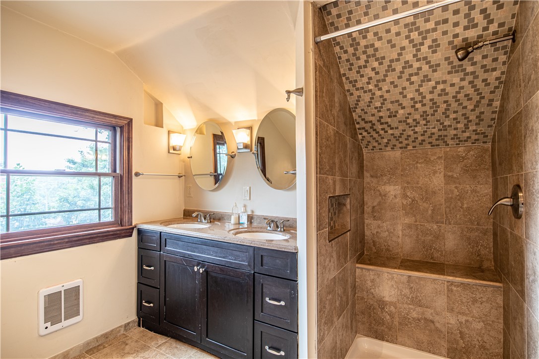 1742 Williamsburg Pl.