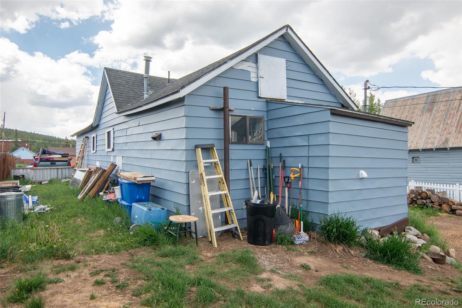 704 E 6th Street