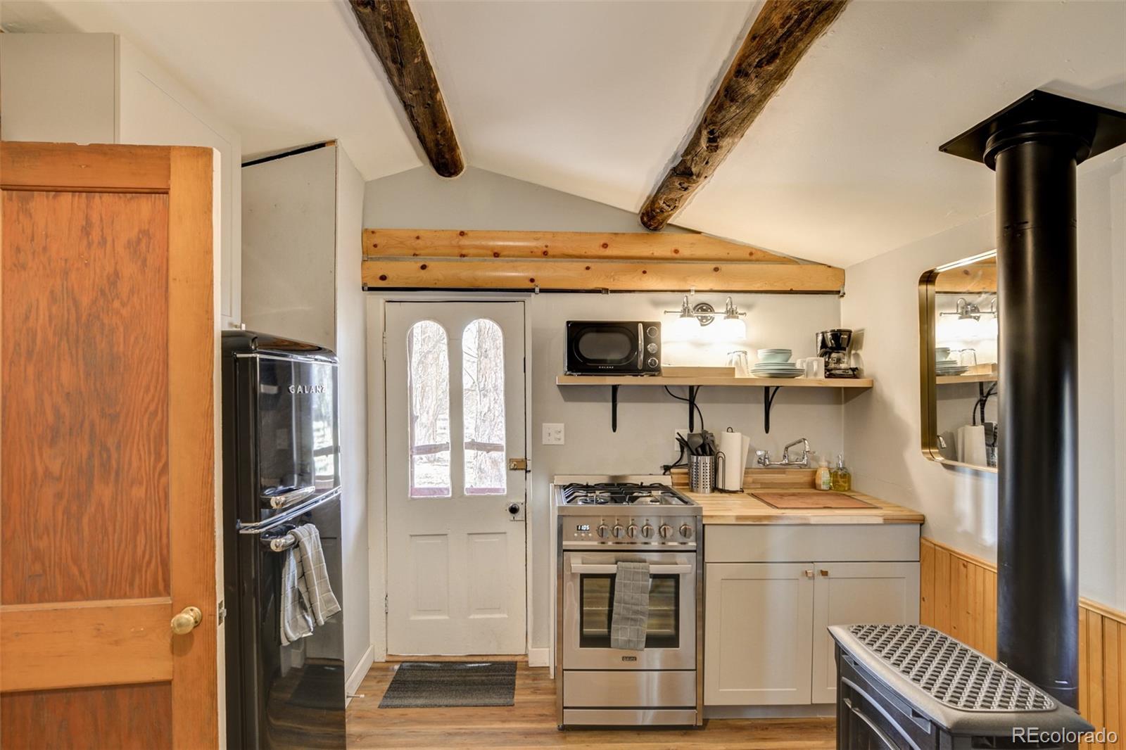 226 S San Juan Avenue Unit: 9