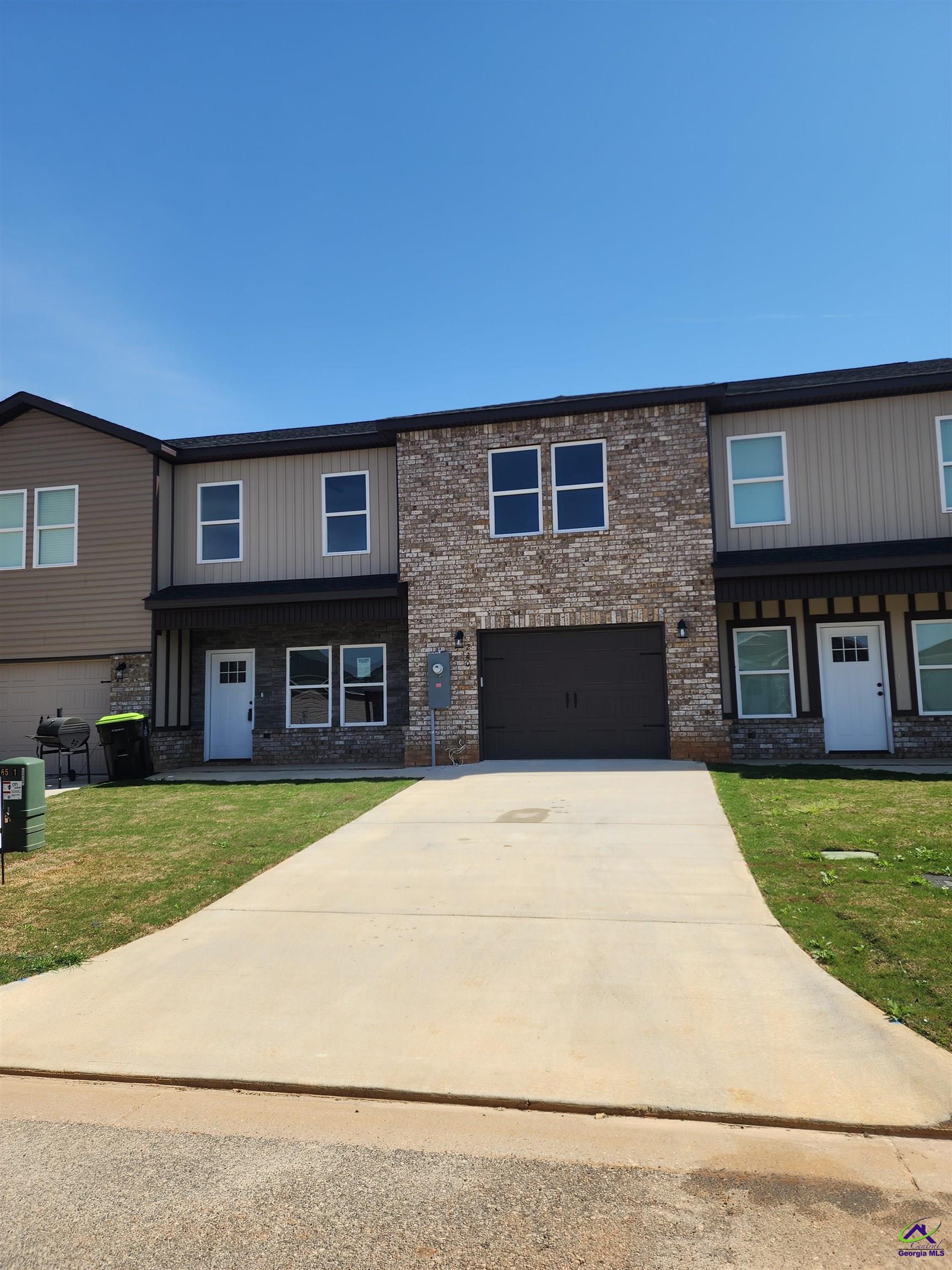 220 Beau Claire