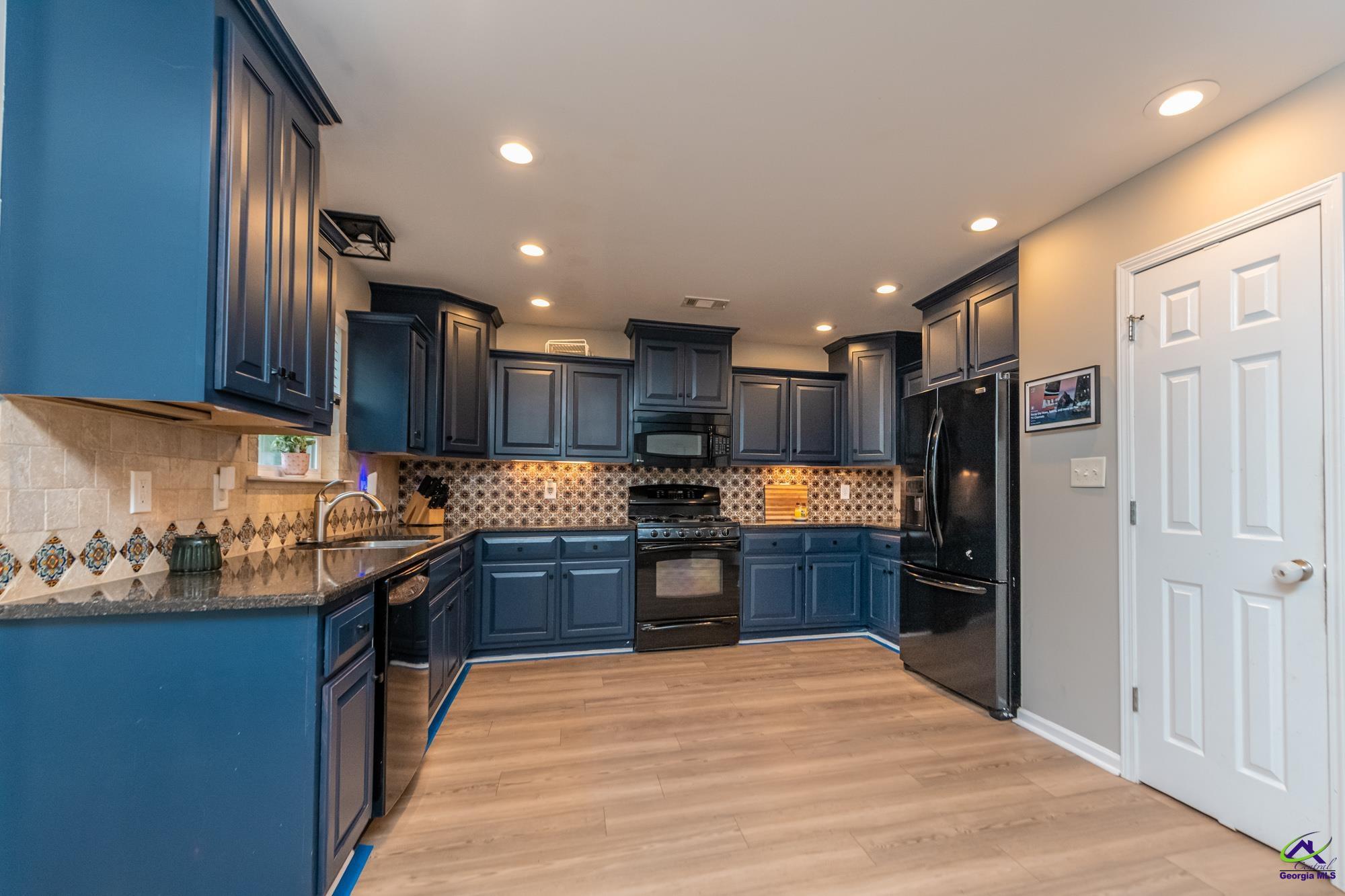 102 Rew Court