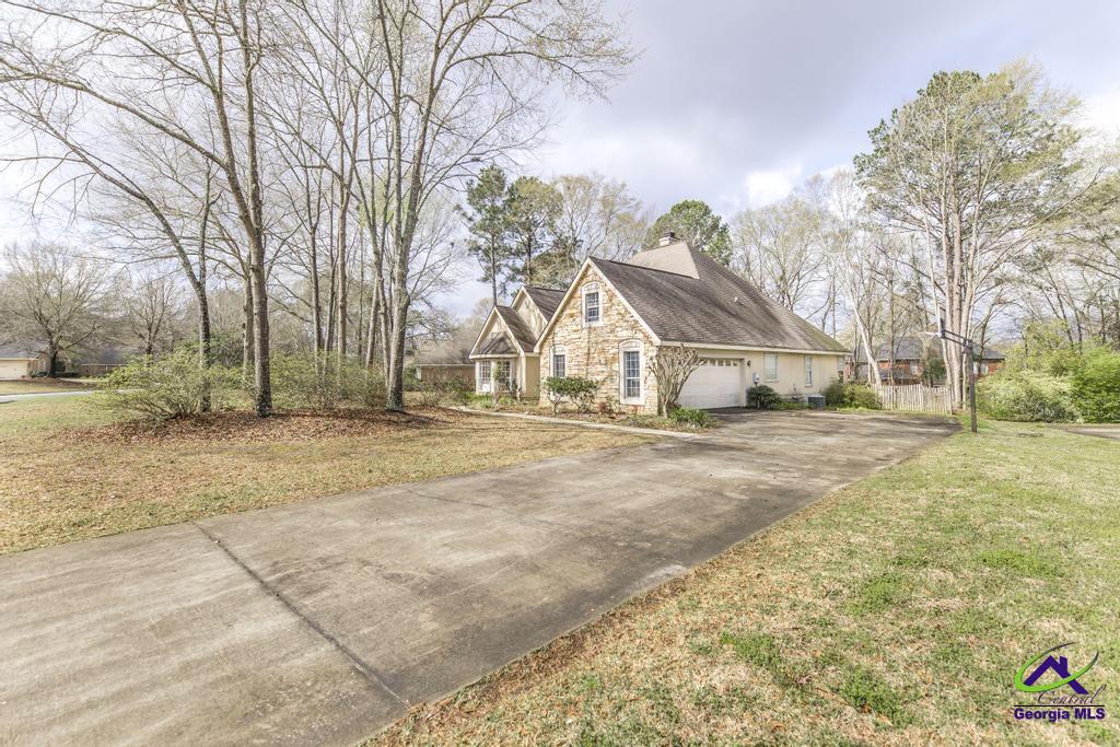109 Sabre Drive