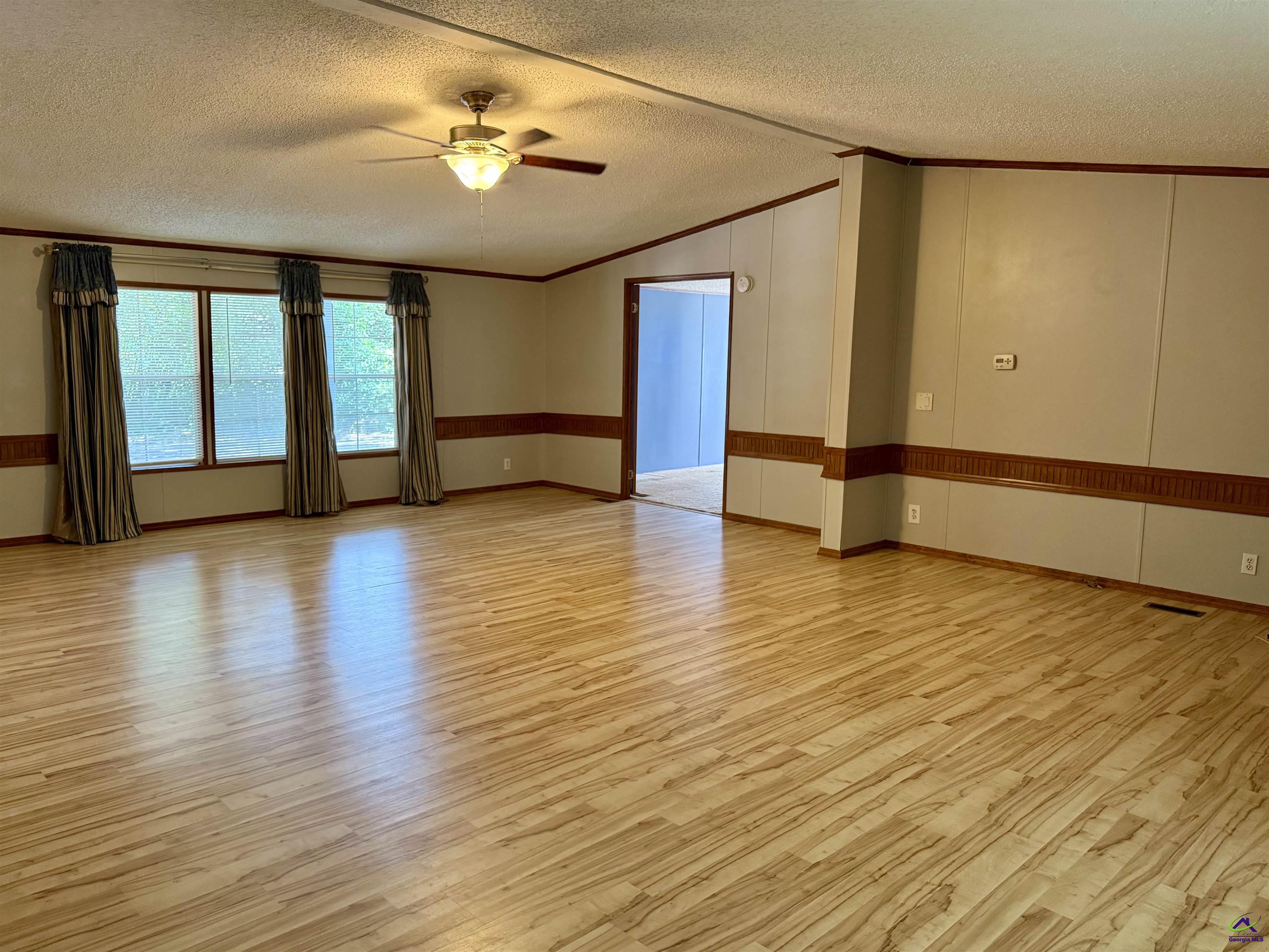 811 East Side Drive