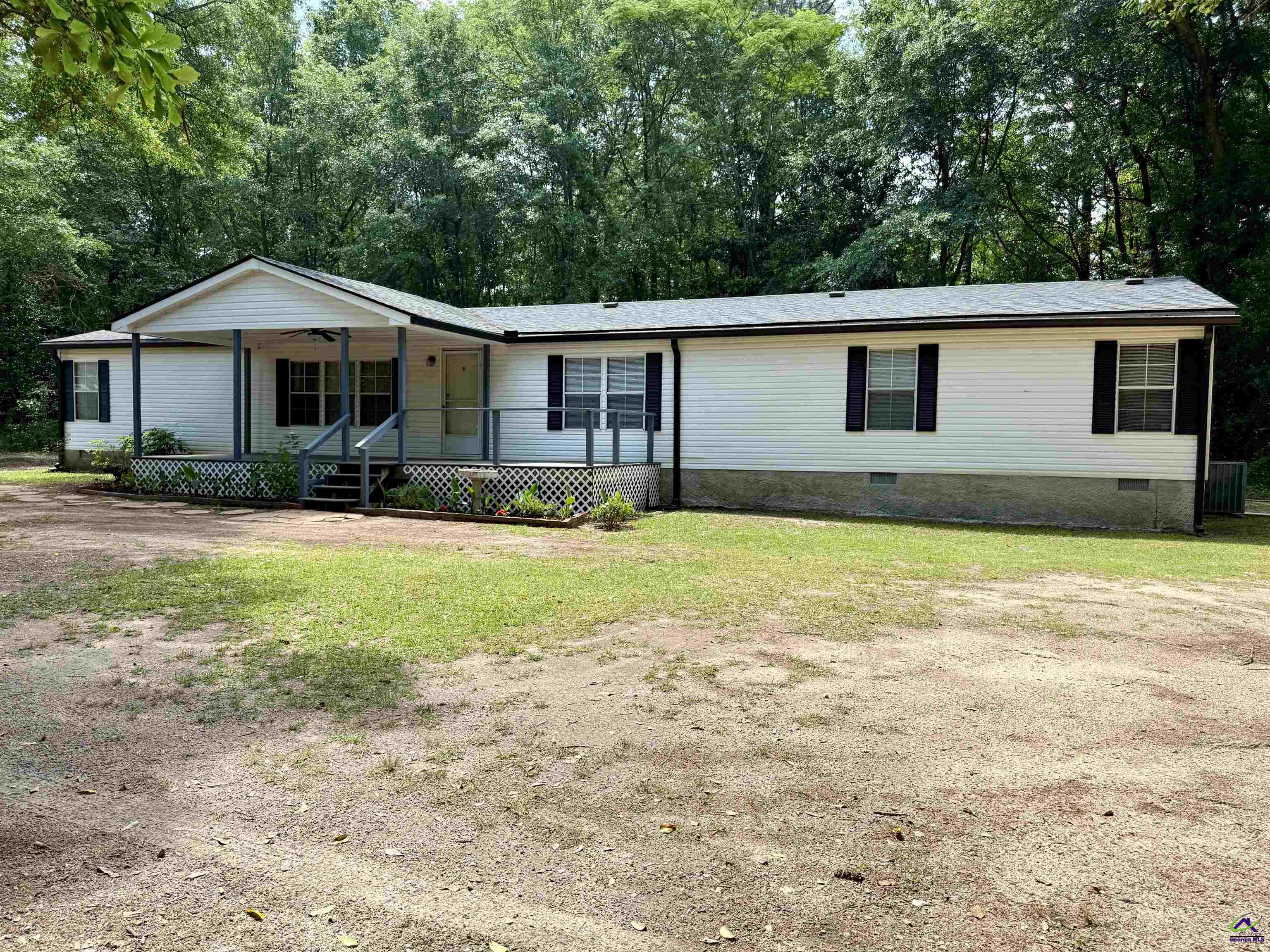 811 East Side Drive