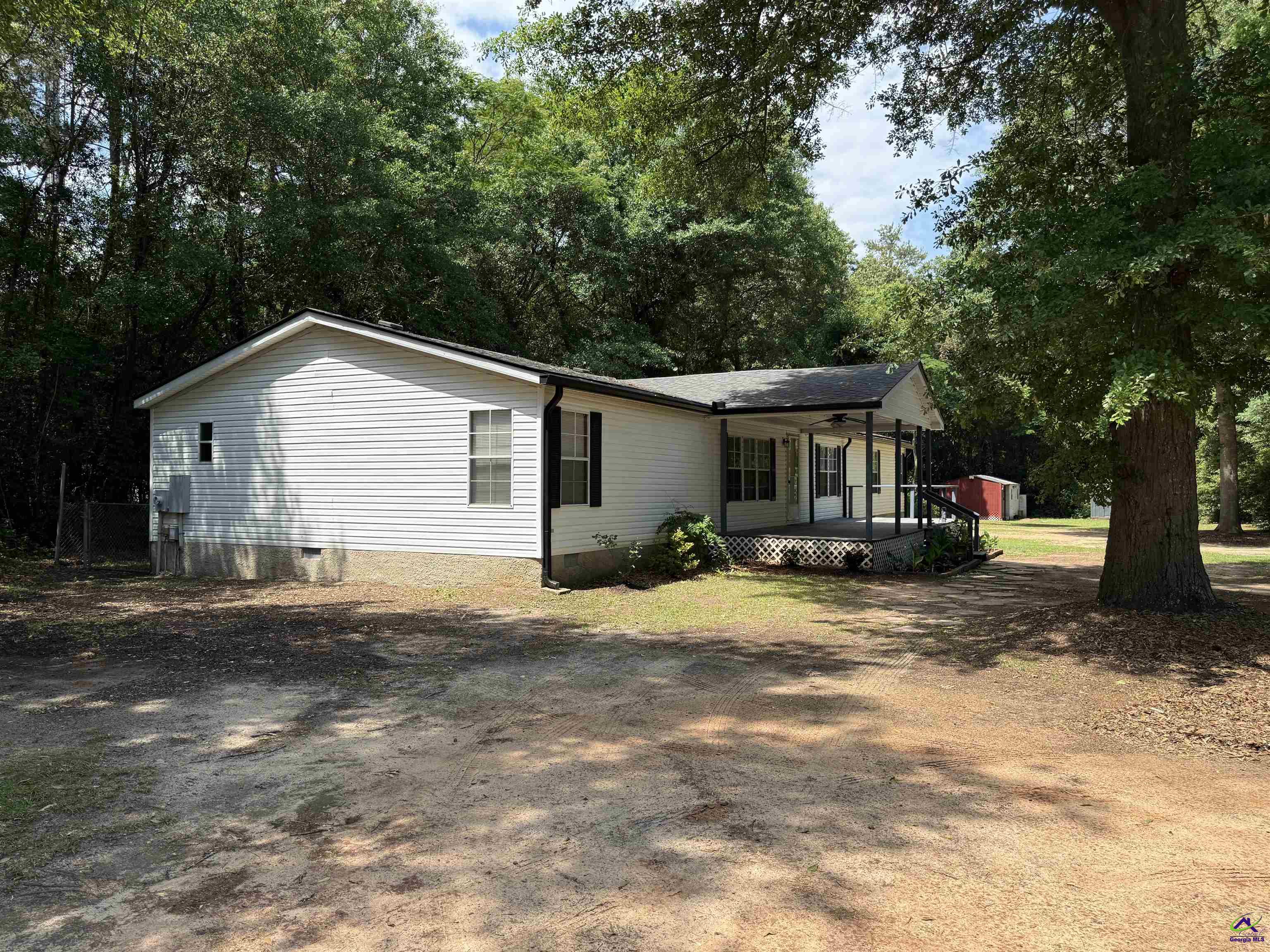 811 East Side Drive