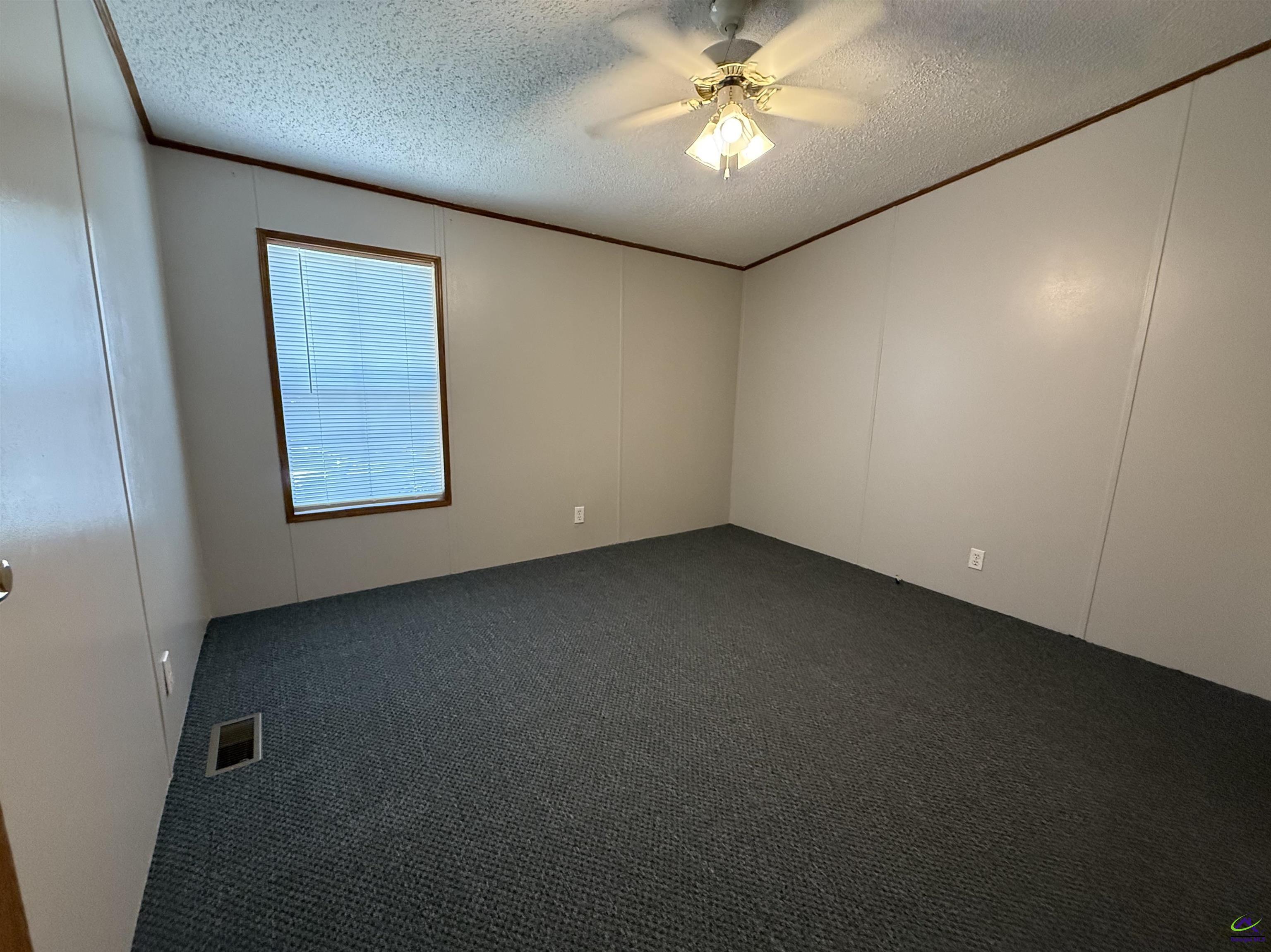 811 East Side Drive