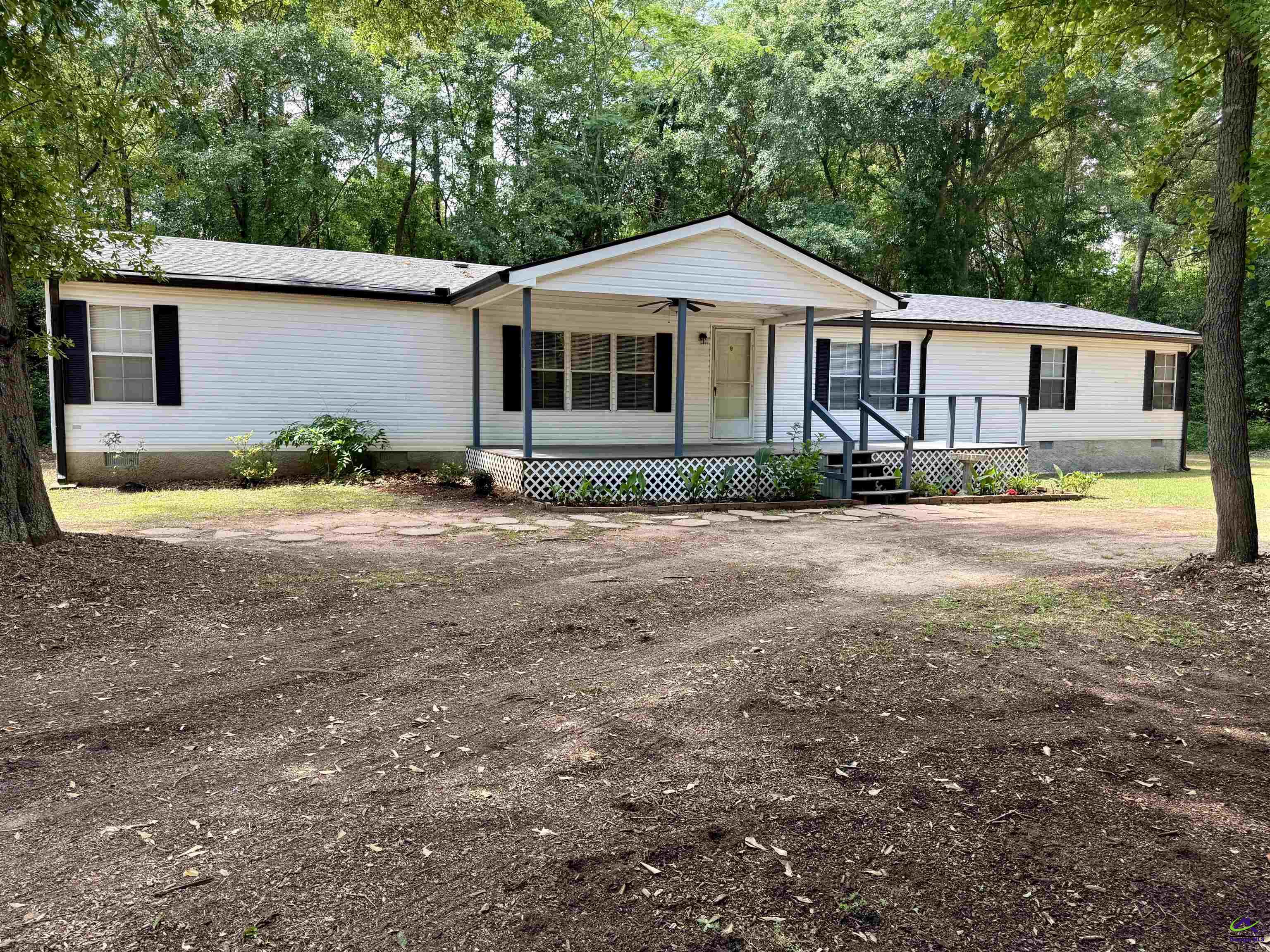 811 East Side Drive