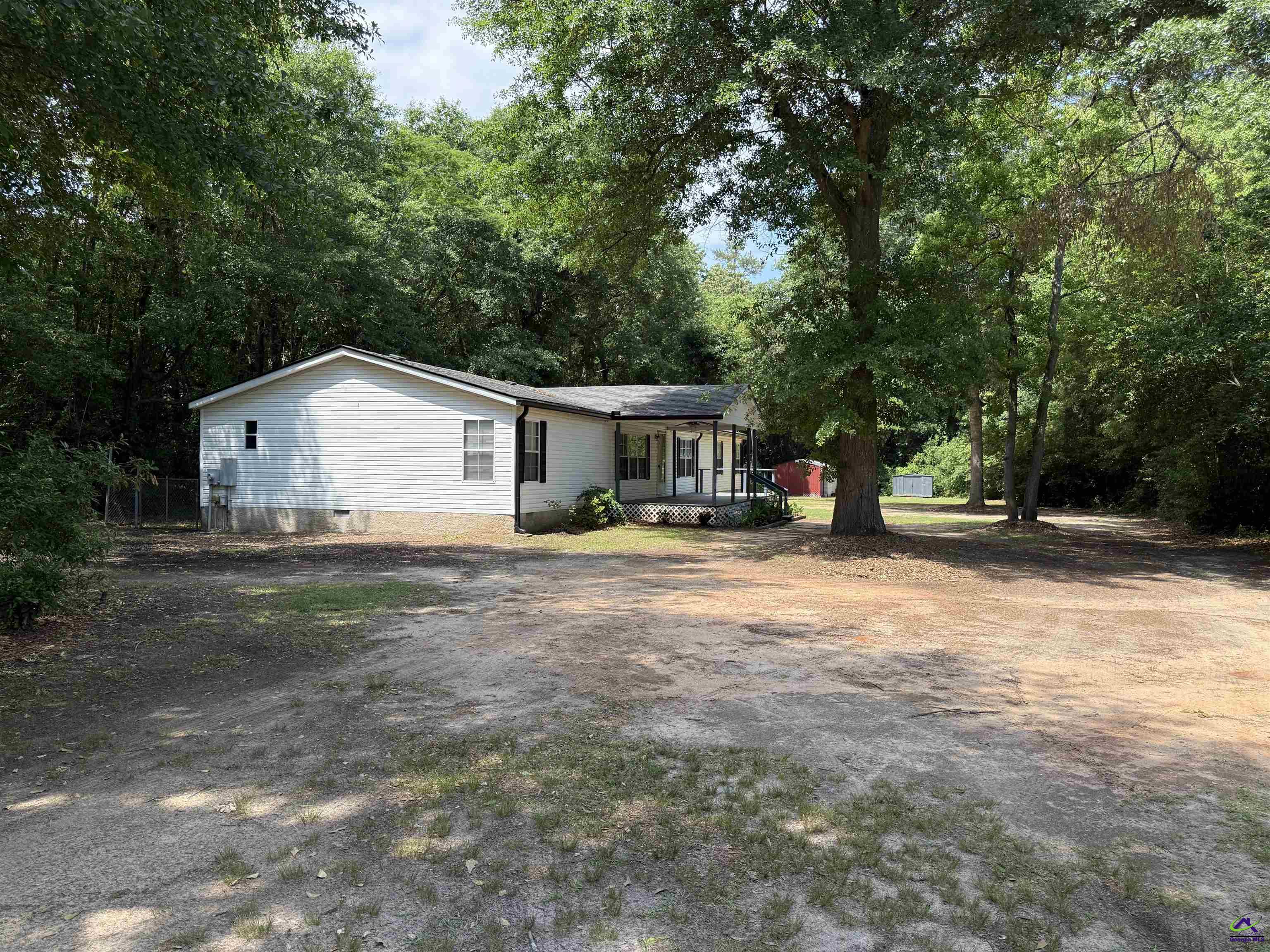 811 East Side Drive