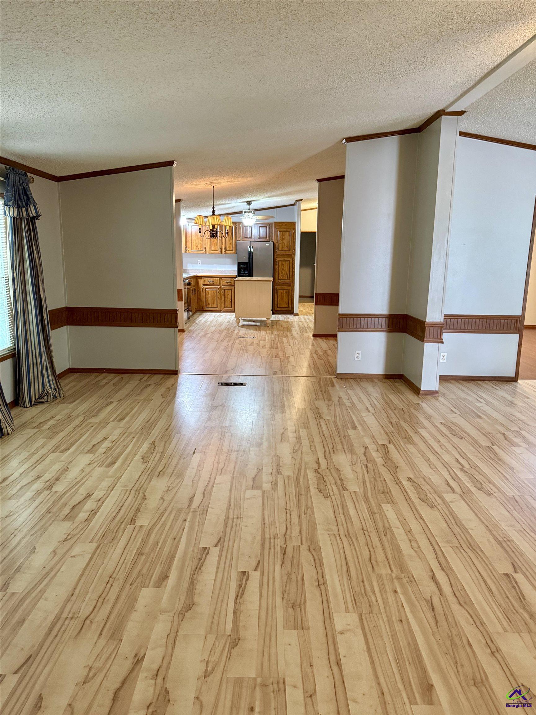 811 East Side Drive