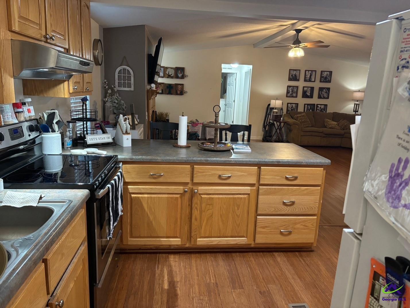 465 Red Oak Drive