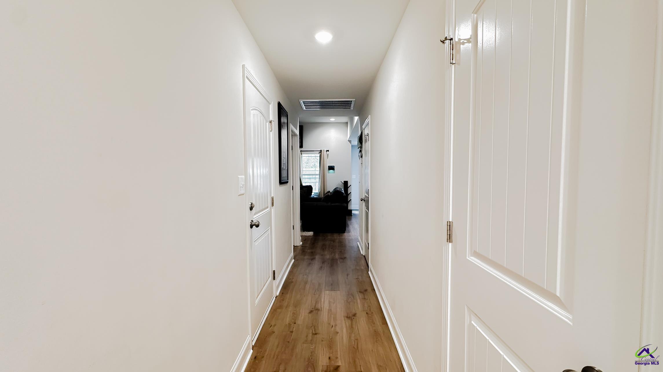 181 Red Tail Circle