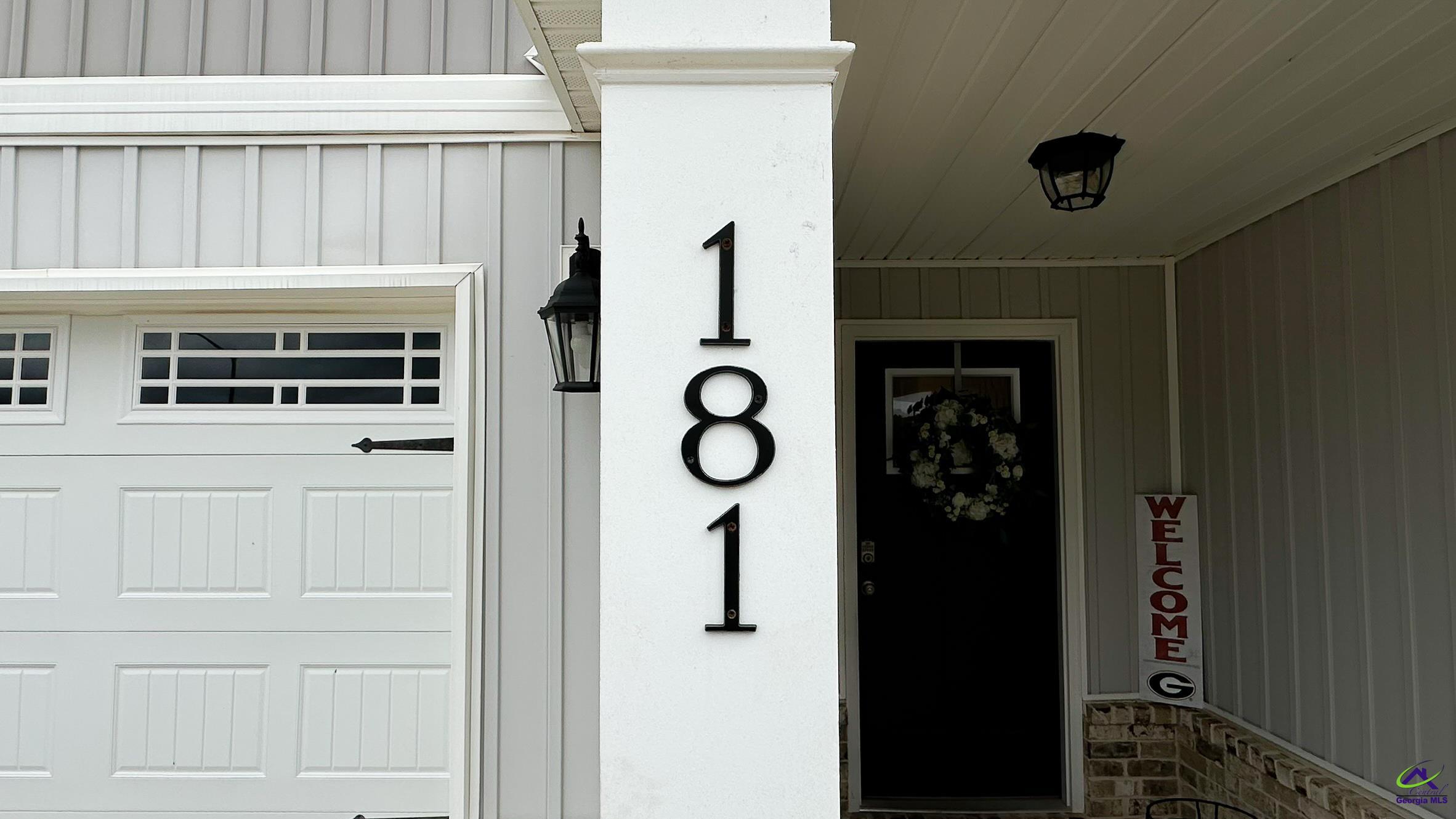 181 Red Tail Circle