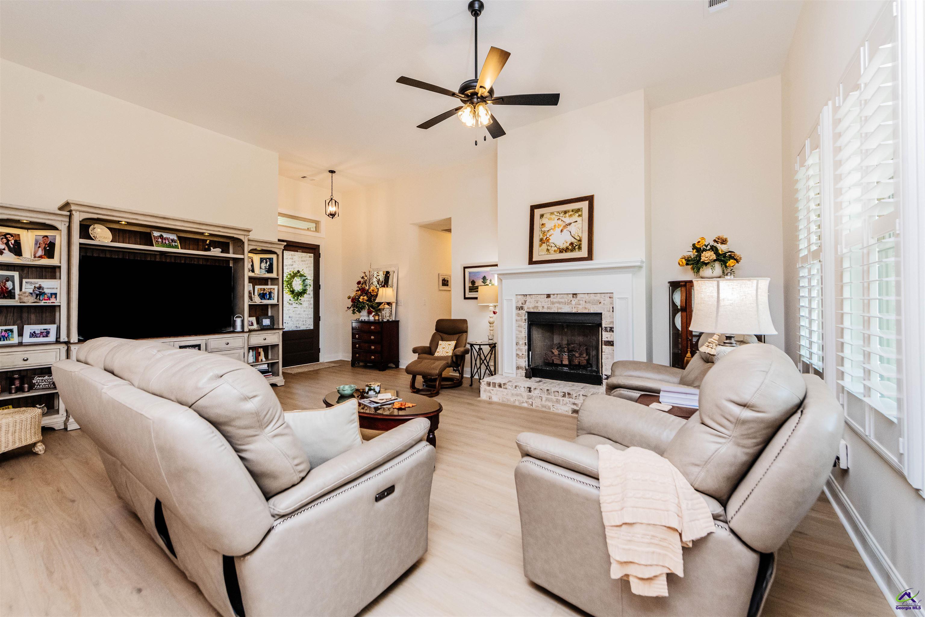 202 Farmland Circle