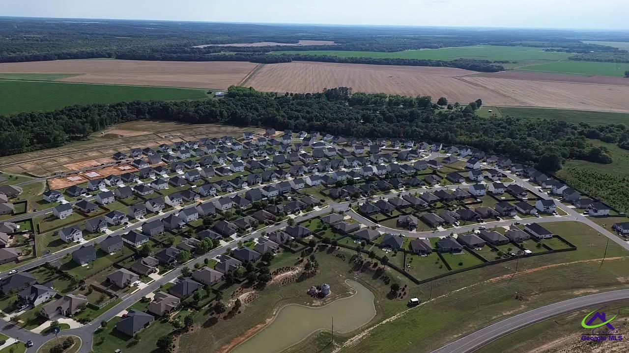 202 Farmland Circle